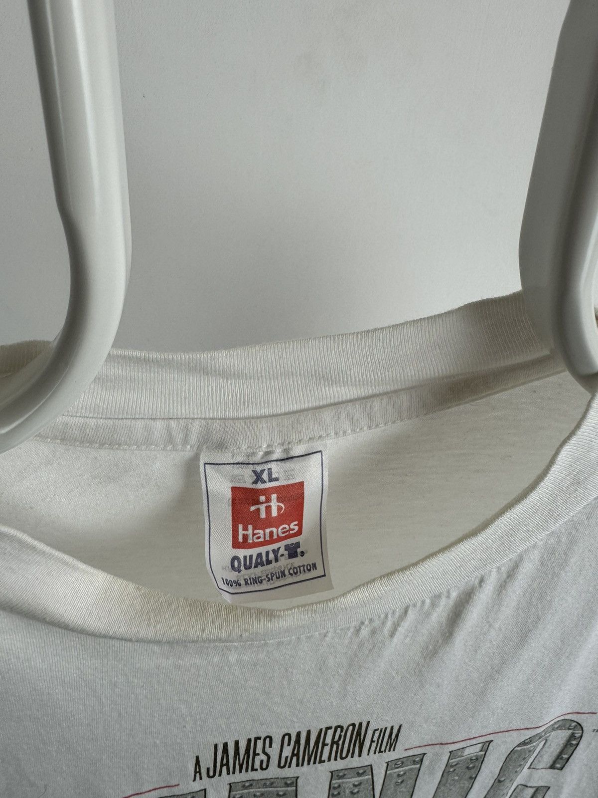Vintage Vintage 1998 Titanic Hanes A James Cameron Film Big Logo Tee Size US XL / EU 56 / 4 - 4 Thumbnail