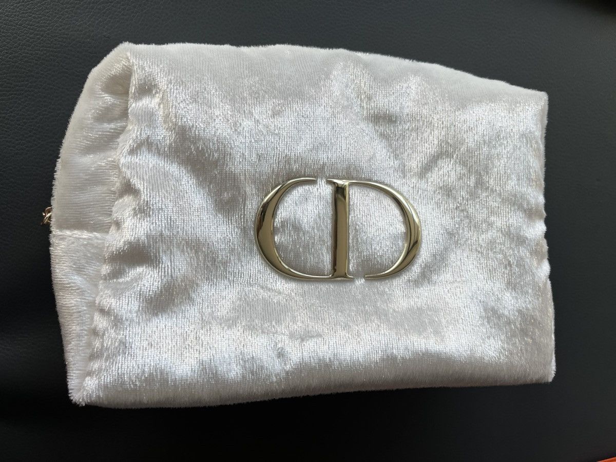 Dior Brand New Dior CD Logo Cosmetic Toiletries Bag Size ONE SIZE - 10 Thumbnail