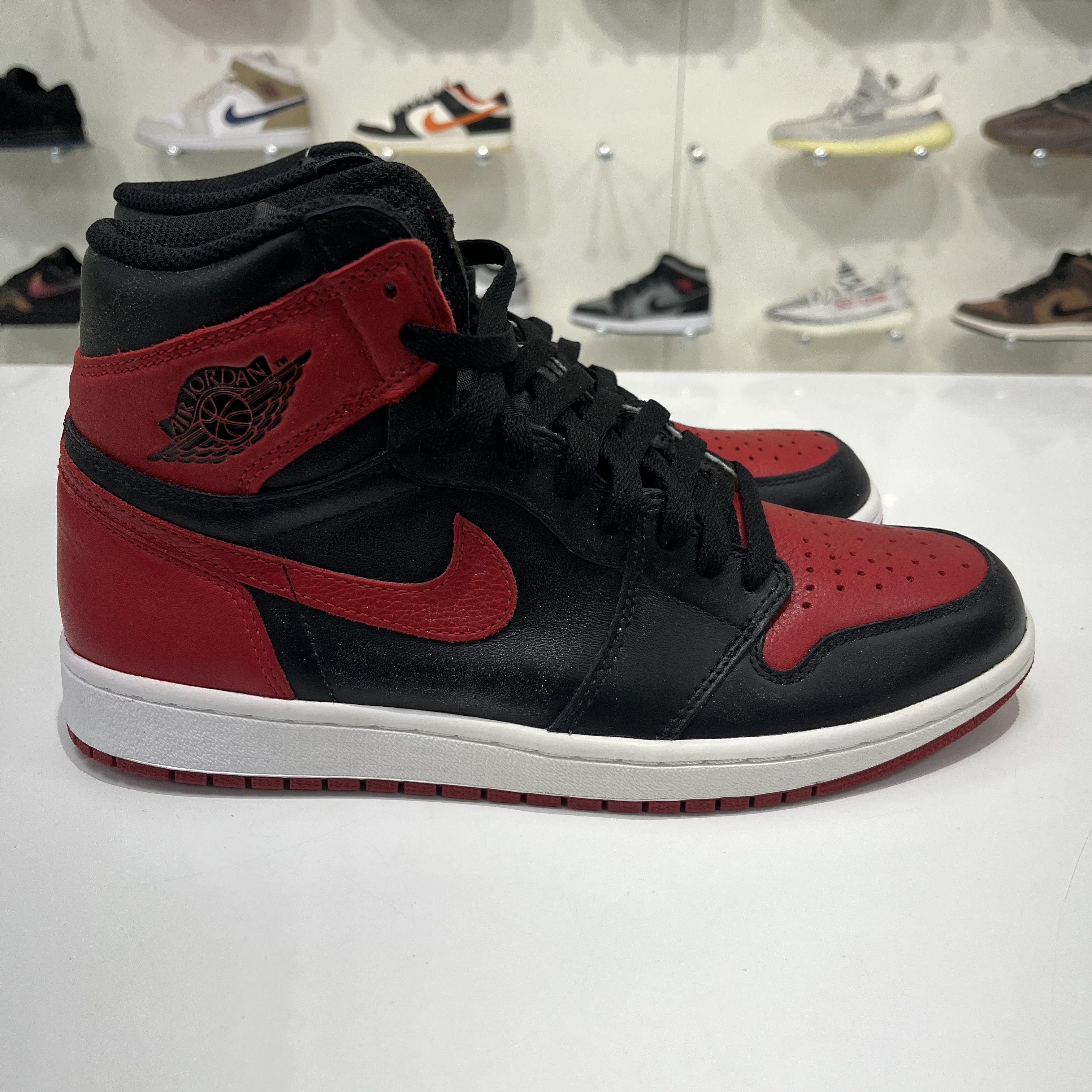 Nike Air Jordan 1 Retro High Bred Banned 2016 Size US 10 / EU 43 - 4 Thumbnail