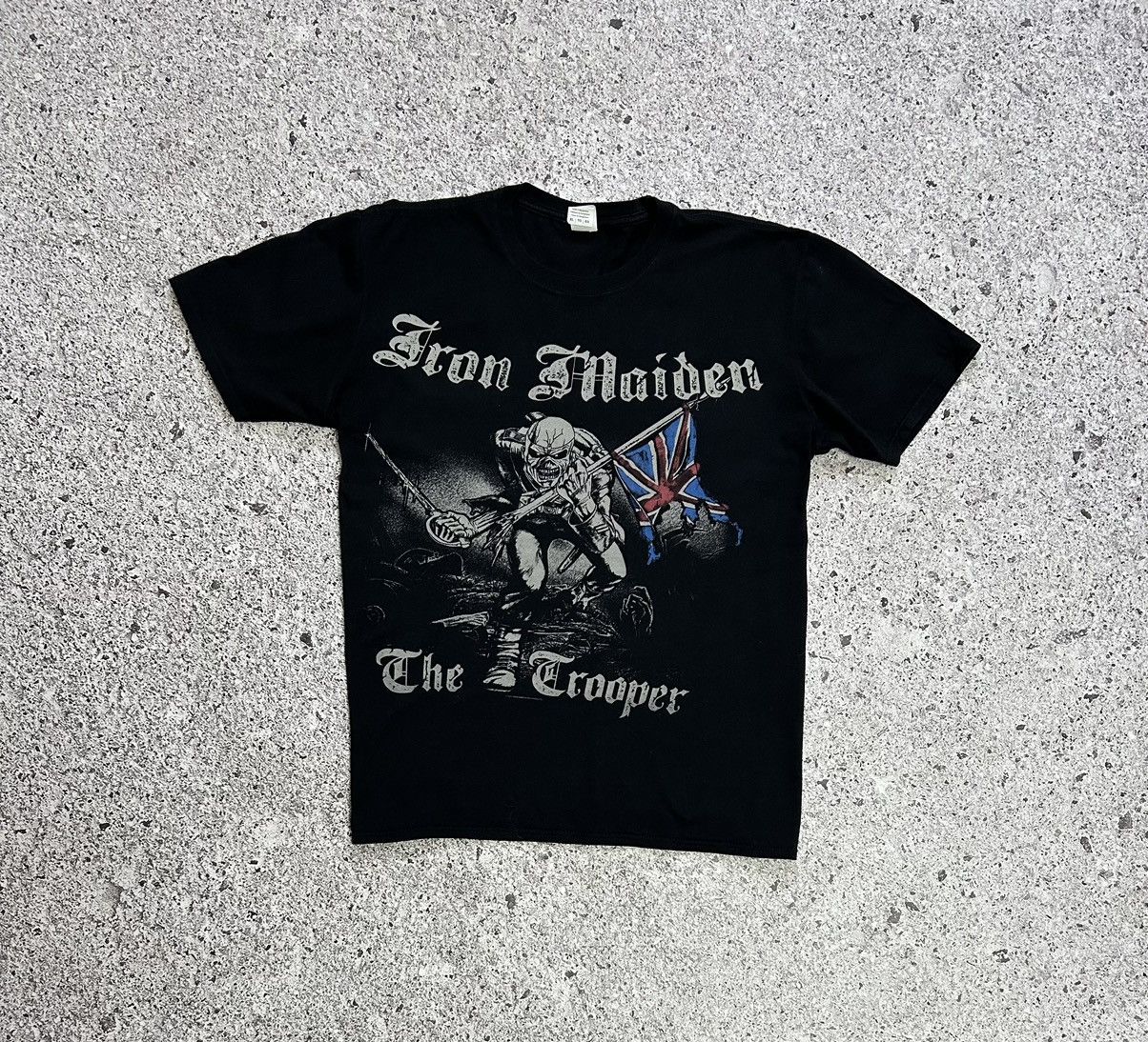 Band Tees × Iron Maiden Vintage 2011 Iron Maiden The Trooper England Tour T-Shirt Size US XL / EU 56 / 4 - 3 Thumbnail