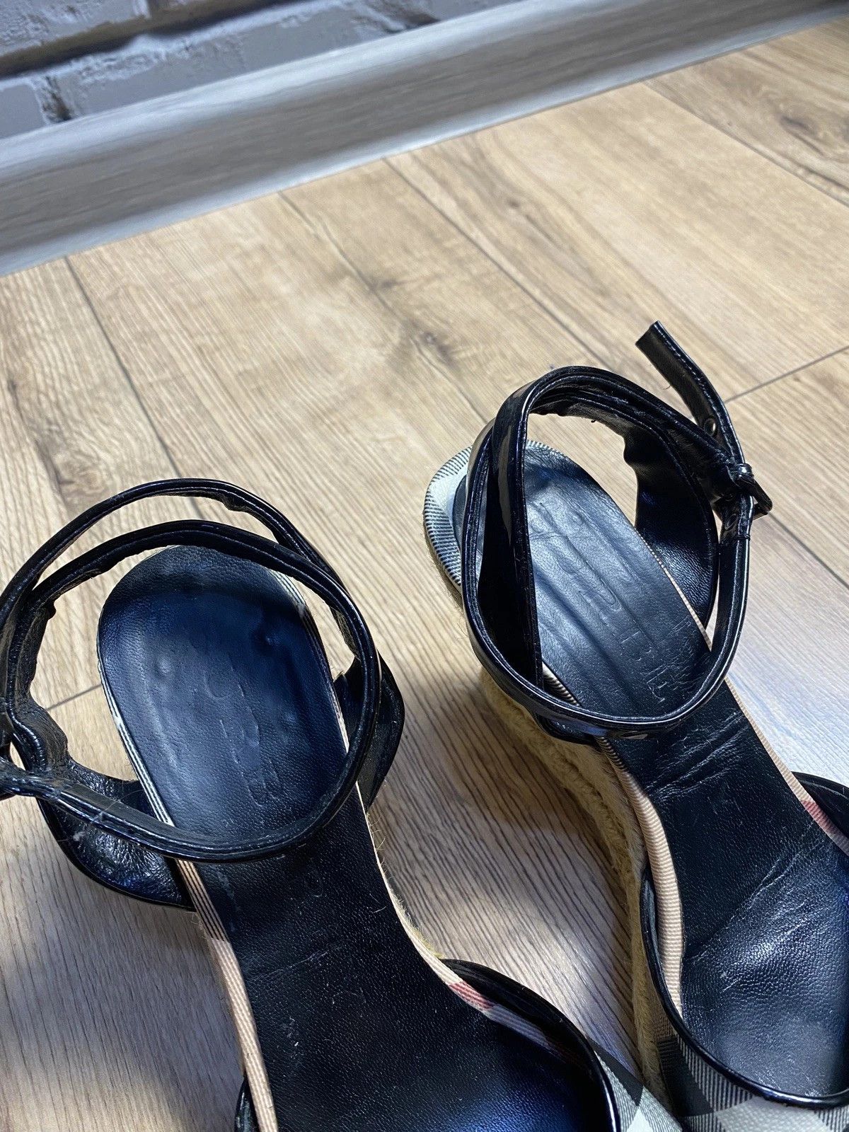 Burberry Burberry Black/beige Wedges Sandals Size 37 Made in Italy Size US 7 / IT 37 - 3 Thumbnail