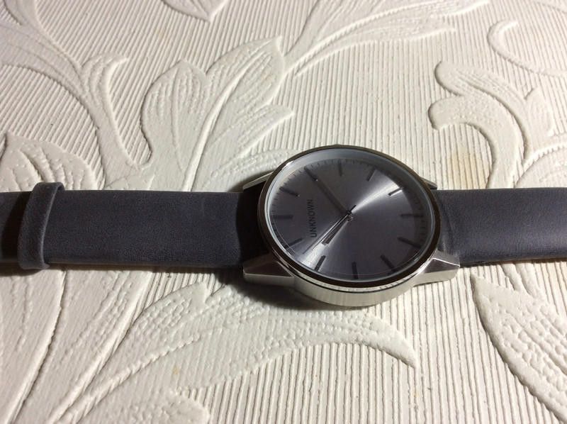 Designer Unknown men's silver dial leather strap watch Size ONE SIZE - 2 Thumbnail