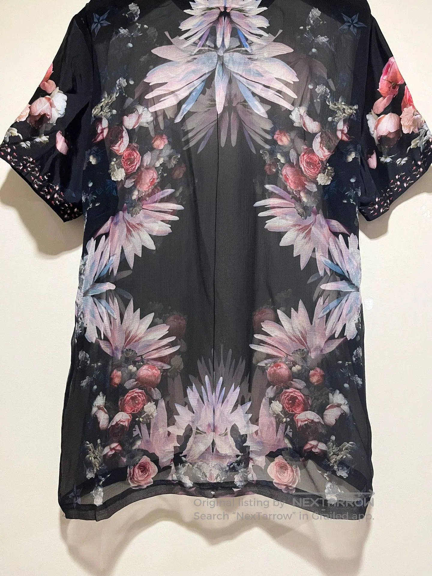 Givenchy Givenchy Silk Floral Print Short Sleeve T-shirt. Size US XL / EU 56 / 4 - 6 Thumbnail