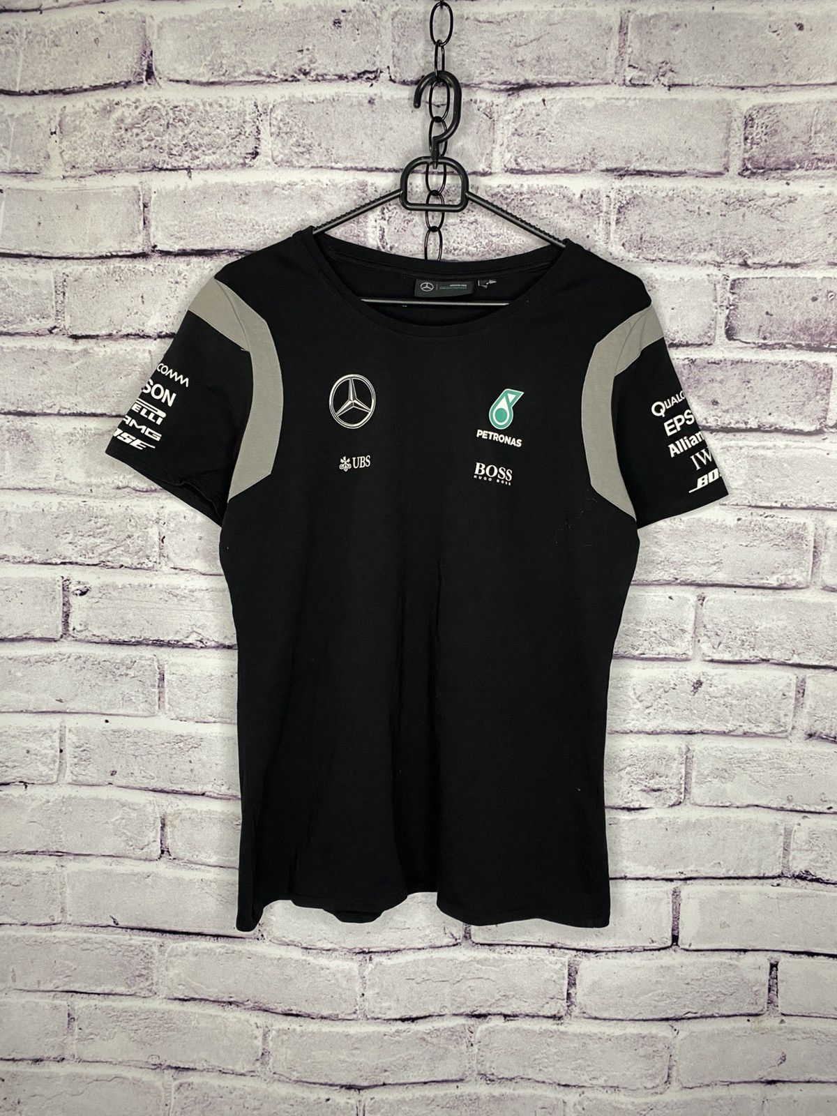 Hugo Boss × Mercedes-Benz Mens Vintage Mercedes AMG Petronas Formula One Team T Shirt Size US S / EU 44-46 / 1 - 1 Thumbnail
