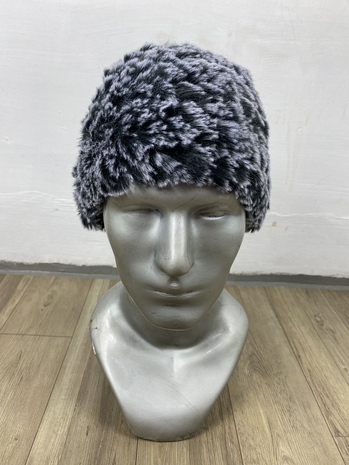 Japanese Brand Unknown Japanese Fur Beanie Hats Size ONE SIZE - 1 Thumbnail