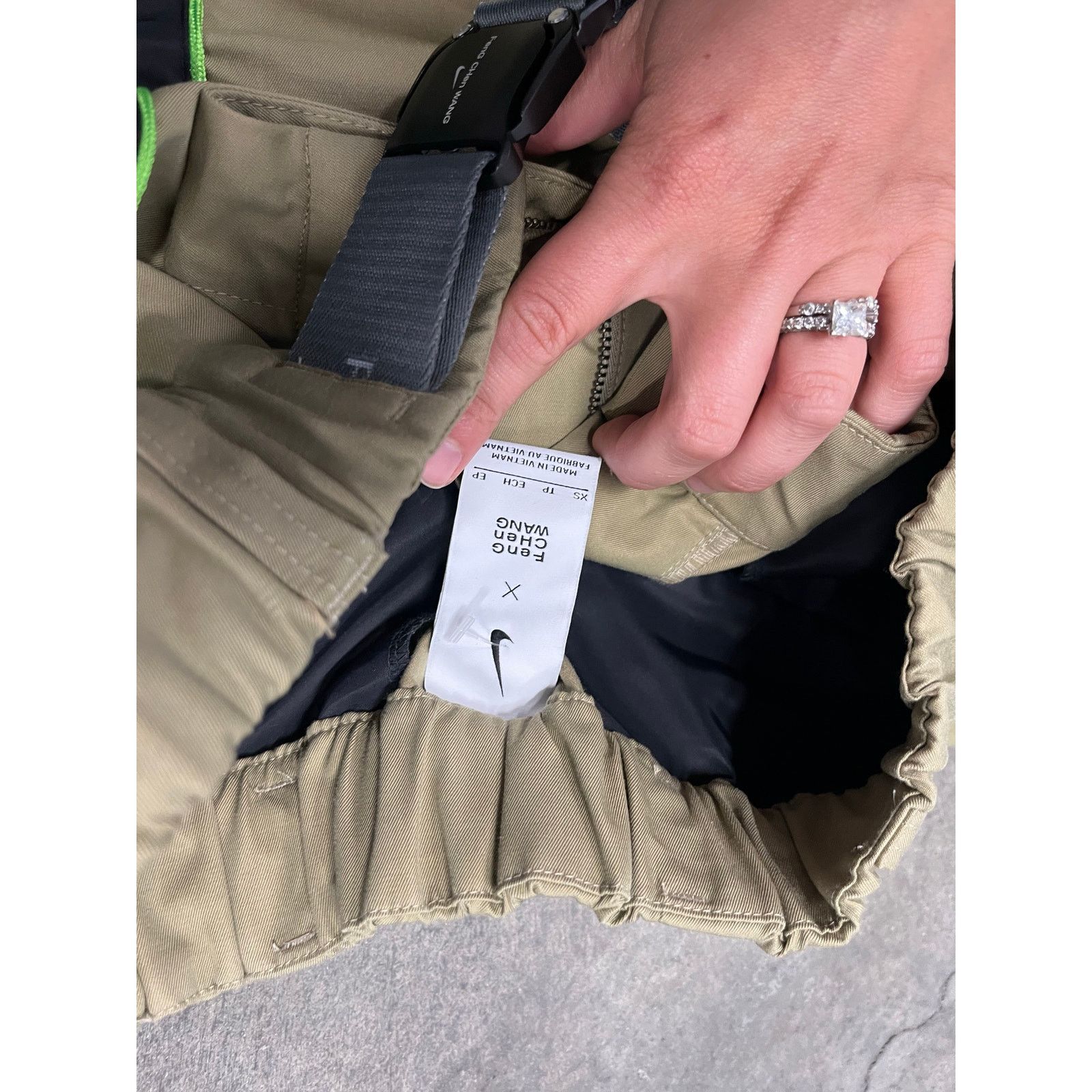 Feng Chen Wang Nike x Feng Chen Wang Convertible Cargo Trousers xs Size US 26 / EU 42 - 5 Thumbnail