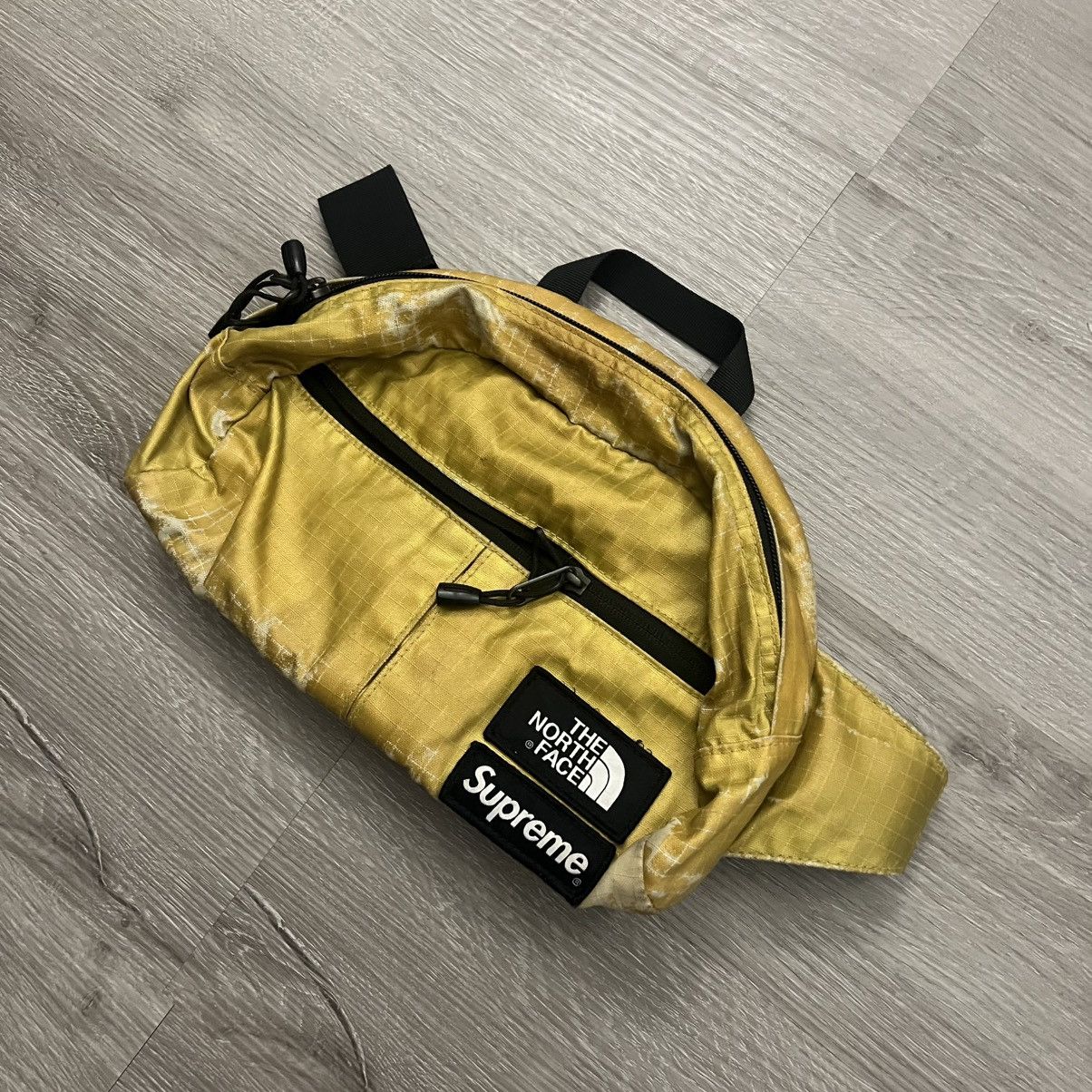 Supreme × The North Face Supreme The North Face Metallic Roo II Lumbar Pack Pouch Size ONE SIZE - 13 Thumbnail
