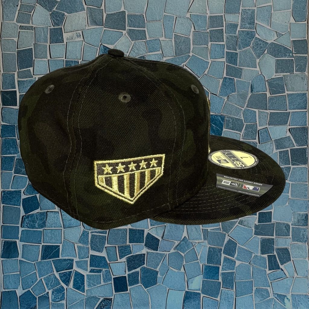 New Era Boston Red Sox Mlb 59fifty Hat Size 7 Camo Armed Forces Day On Field in Gray, Men's