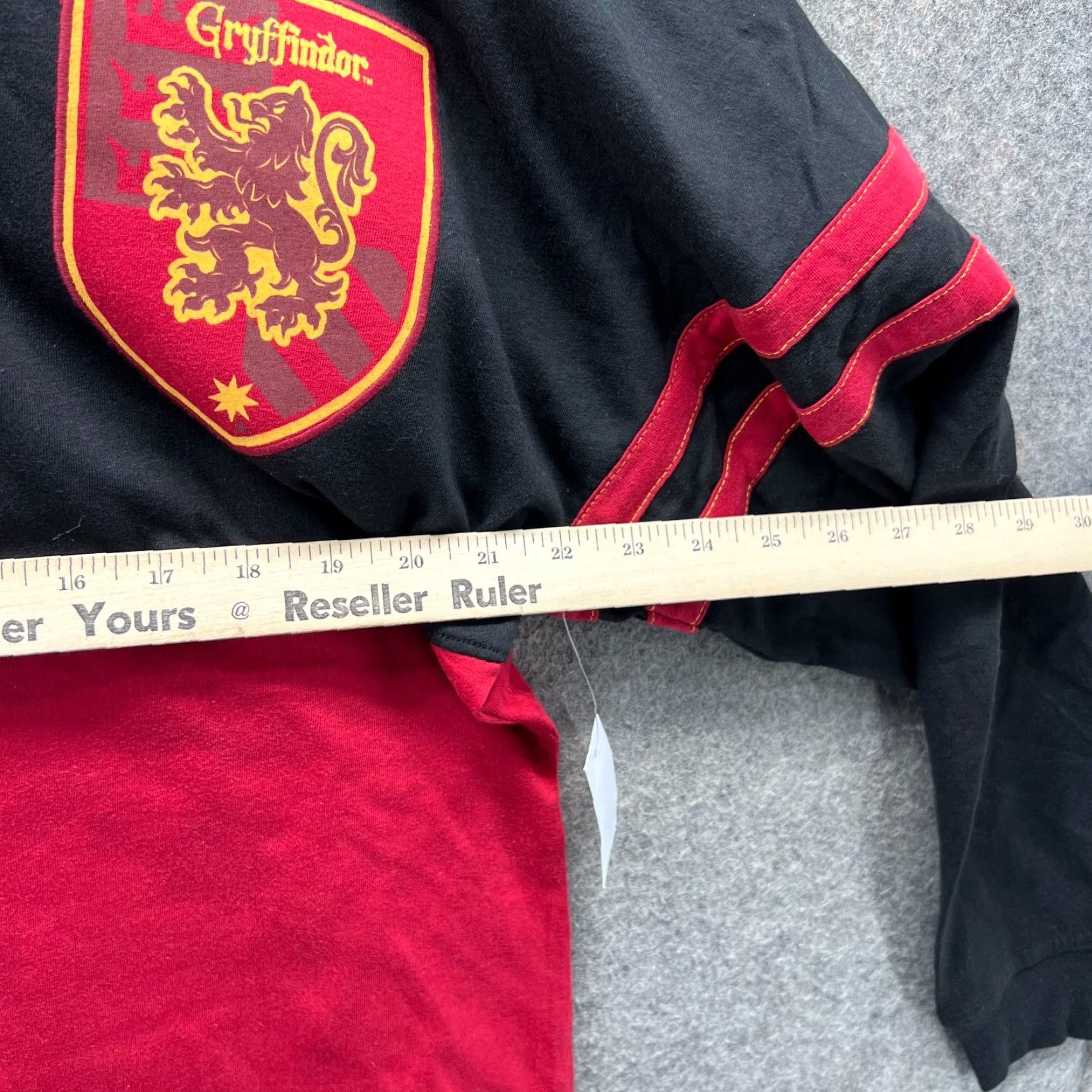 Vintage Gryffindor Shirt Mens Medium Red Black Harry Potter Hogwarts Universal Studios Size US M / EU 48-50 / 2 - 6 Thumbnail