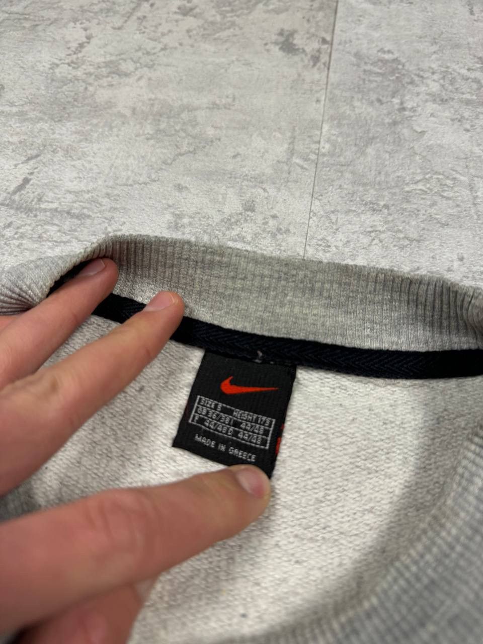 Nike Vintage Nike Sweatshirt Big Logo Size S-M Size US S / EU 44-46 / 1 - 11 Thumbnail
