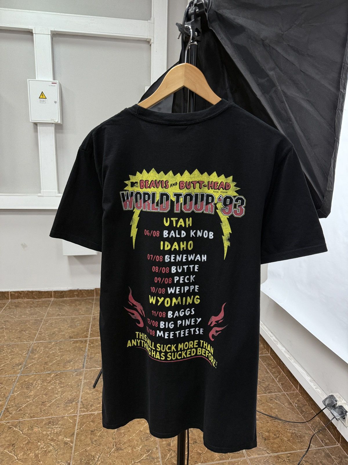 Band Tees 🤟🇺🇸 Vintage Beavis and Butthead MTV Mike Judge World Tour 93 Size US L / EU 52-54 / 3 - 2 Thumbnail