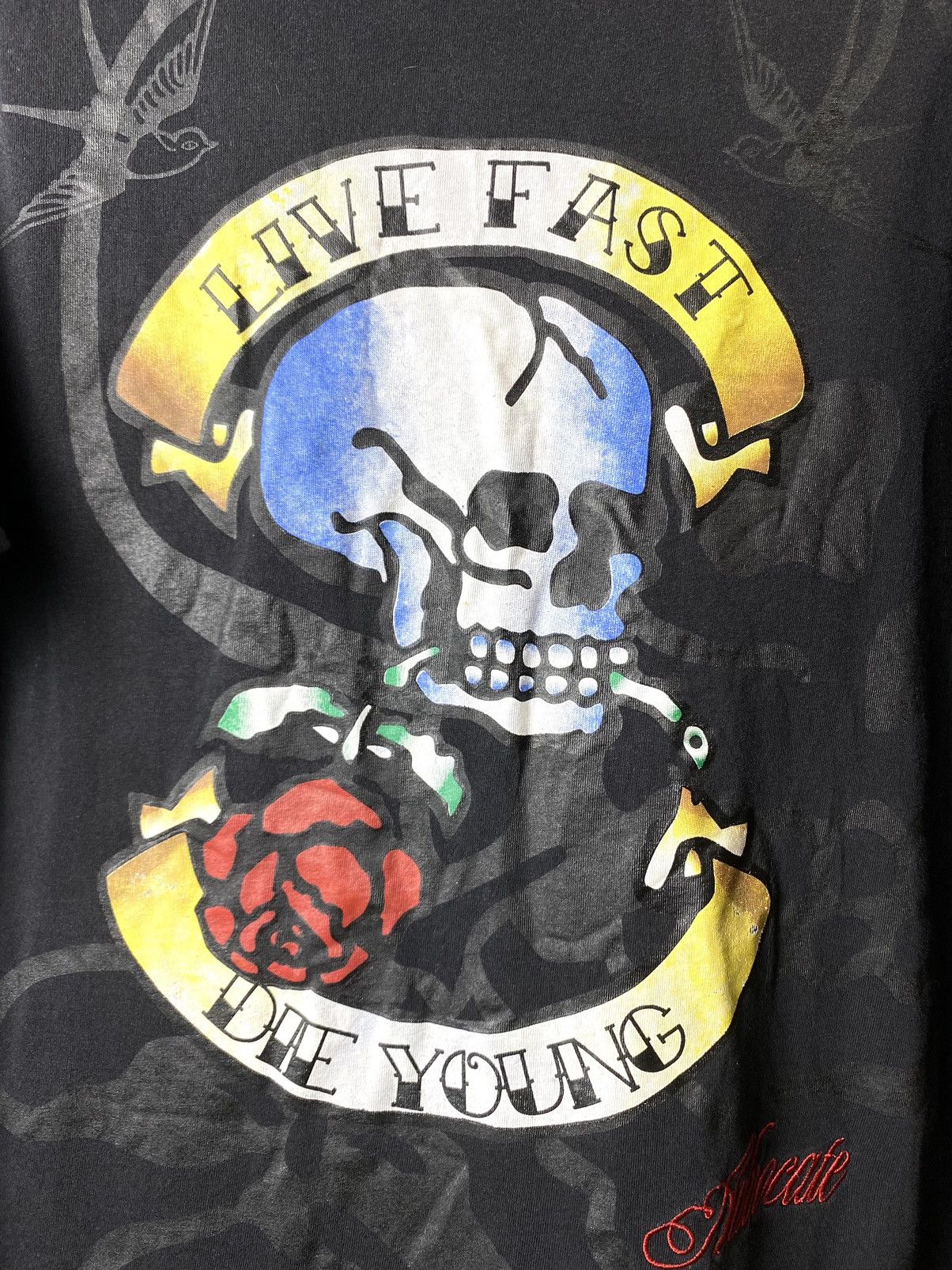 Band Tees Y2K Vintage Ed Hardy Style Big Print T Shirt Skull Roses Size US XL / EU 56 / 4 - 2 Thumbnail