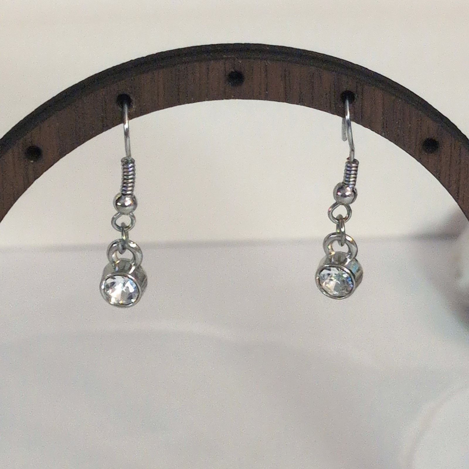 Other 2010s Paparazzi Silver-Tone & White Crystal Dangle Earrings Size ONE SIZE - 3 Thumbnail