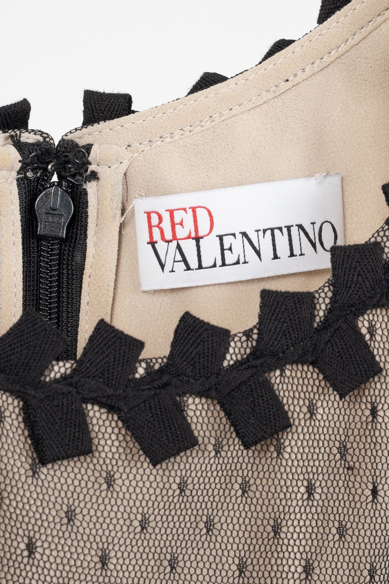 RED Valentino Red Valentino Black Swiss-Dot Tulle Bow-Embellished Dress Size M / US 6-8 / IT 42-44 - 4 Thumbnail