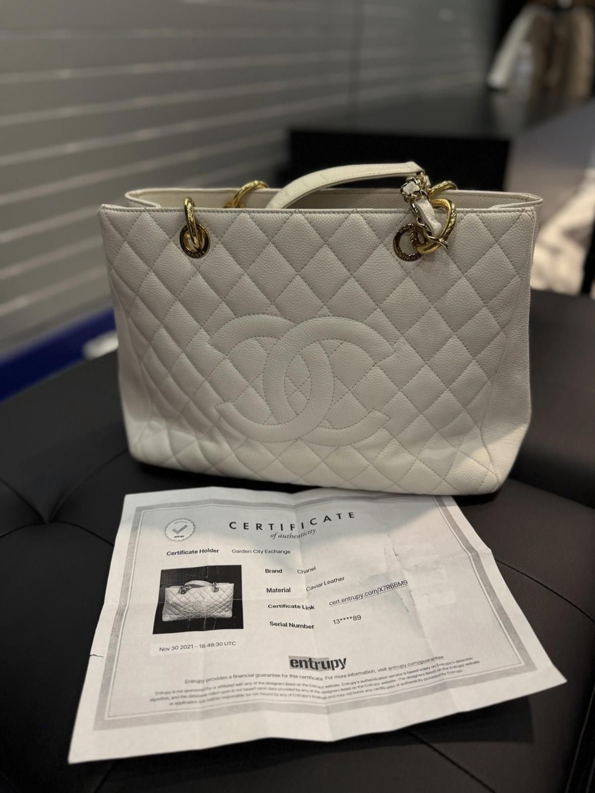 Chanel CHANEL CAVIAR QUILTED LARGE SHOPPING TOTE SHOULDER BAG WHITE Size ONE SIZE - 1 Thumbnail