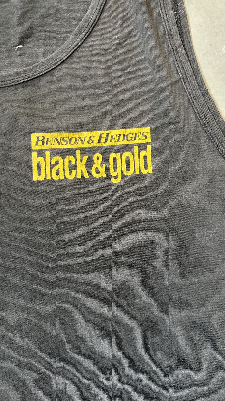 Vintage VINTAGE BENSON & HEDGES BLACK GOLD TANK TOP TEE Size US L / EU 52-54 / 3 - 3 Thumbnail