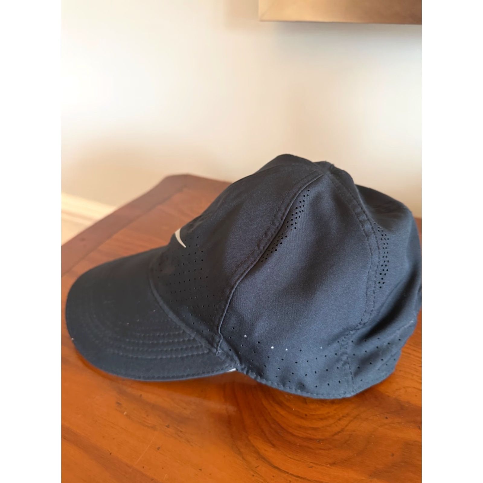 Nike Nike Featherlight Dri-FIT Hat Cap Adjustable One Size Black Running Sports Mens Cap Size ONE SIZE - 2 Thumbnail