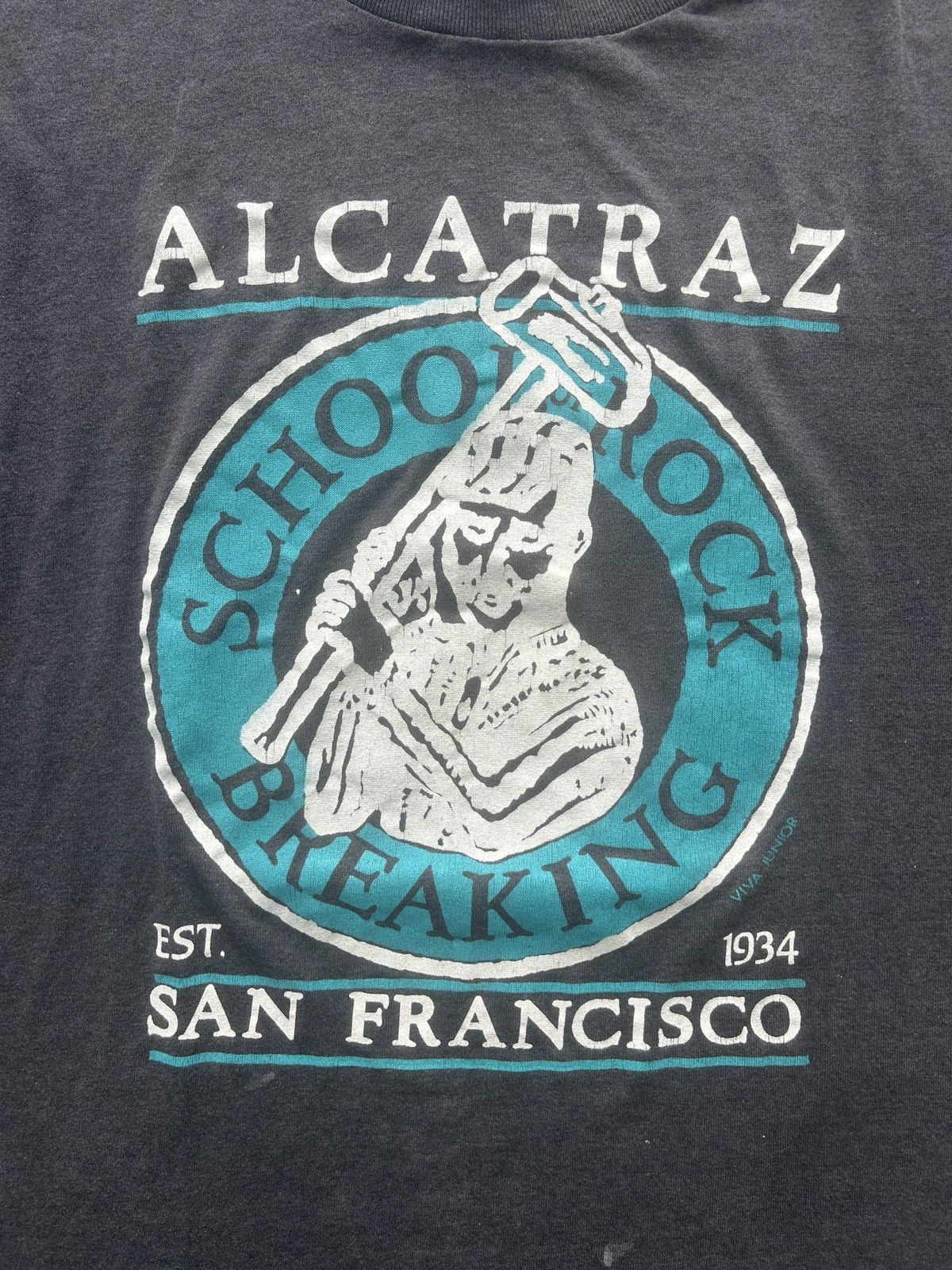 Unsound Rags × Vintage Vintage 90s Faded Black Alcatraz Graphic Tee Size US L / EU 52-54 / 3 - 3 Thumbnail