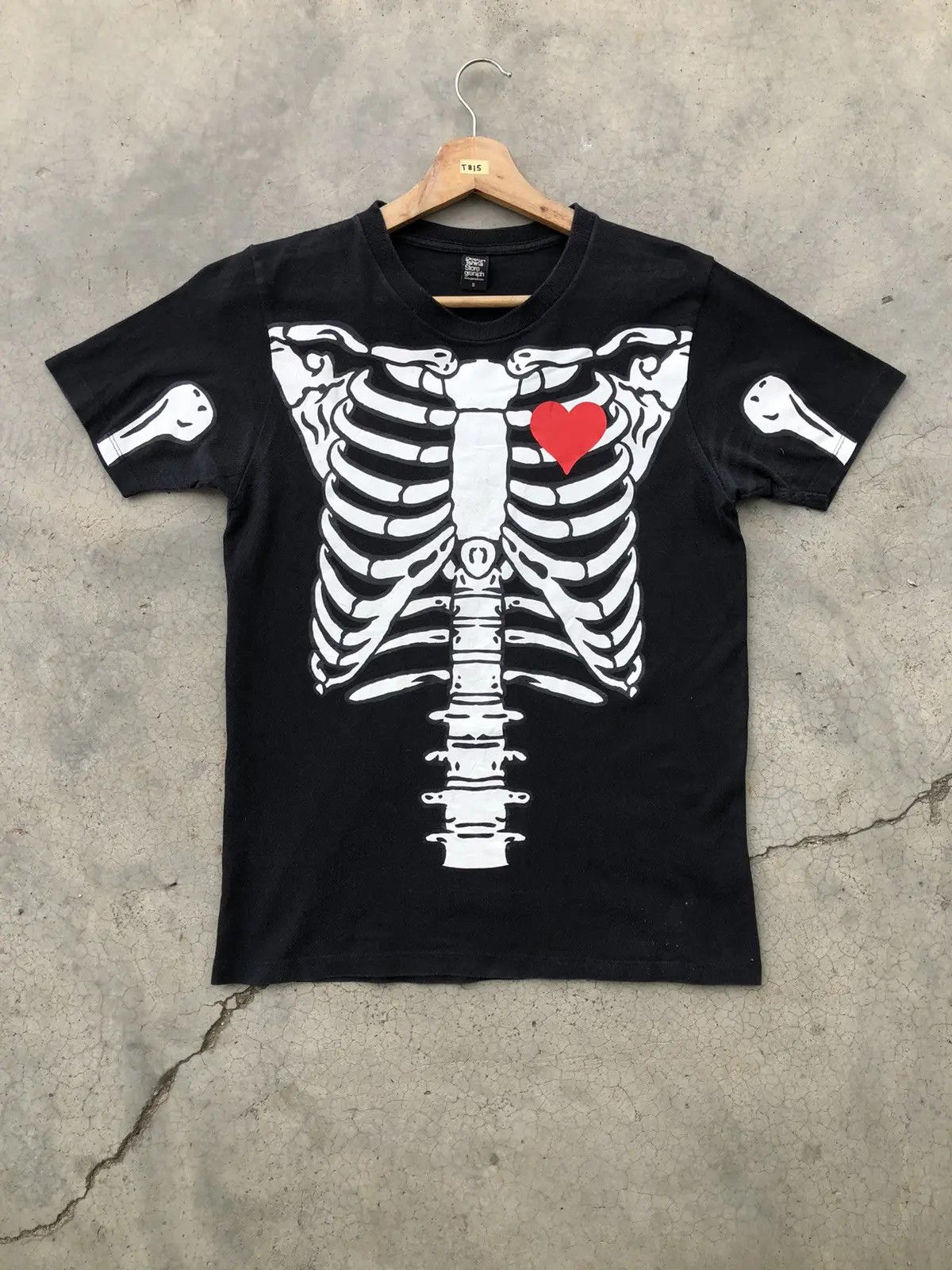 Japanese Brand Faded Black Skeleton/Skull Punk Short Sleeve Shirt Size US S / EU 44-46 / 1 - 1 Thumbnail