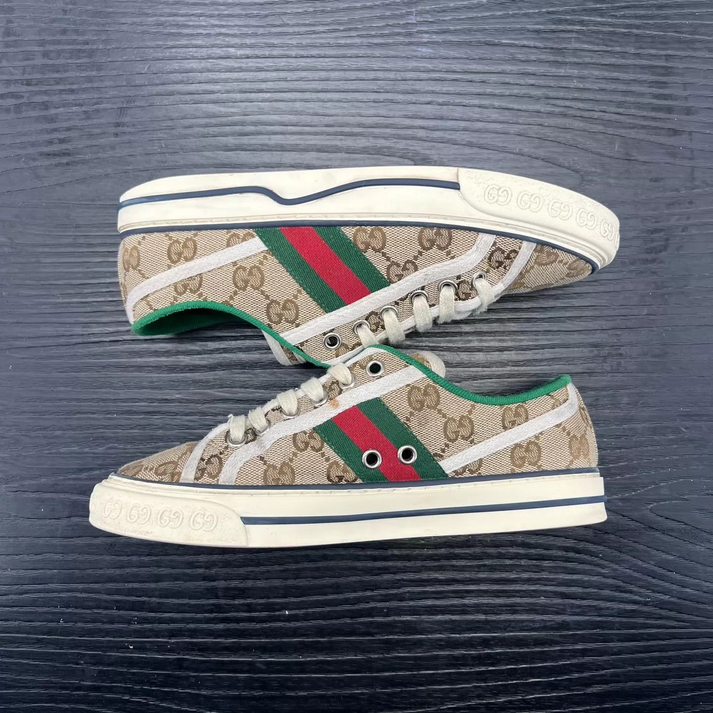 Gucci Gucci 1977 Ebony 36 Good Condition Original Box Size US 5.5 / IT 35.5 - 3 Thumbnail