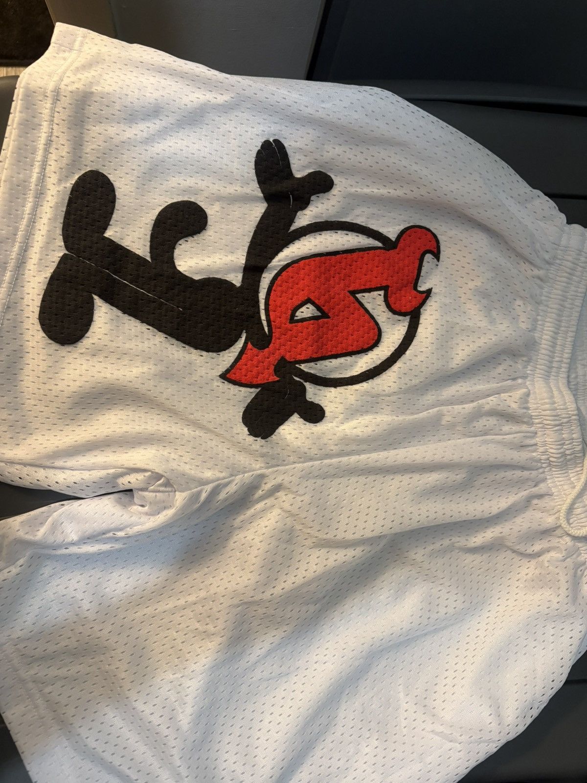 basketcase gallery Basketcase Gallery NJ devils mesh shorts Size US 30 / EU 46 - 2 Thumbnail