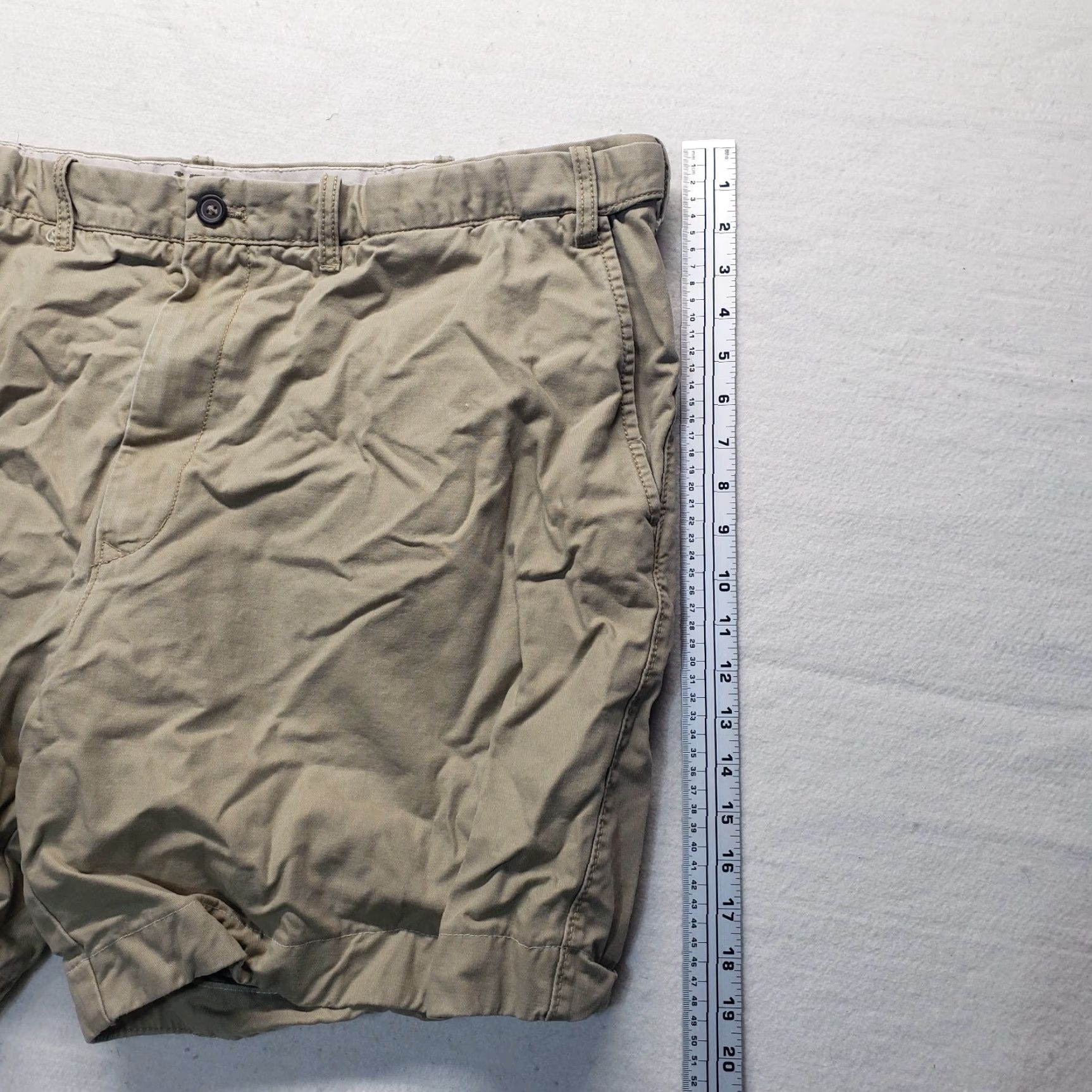Izod IZOD Shorts Chino Cotton Pleated Front Brown Tan 46 Adult Men's Size 46 Brown Izod Short Mens 90s? Size US 30 / EU 46 - 4 Thumbnail