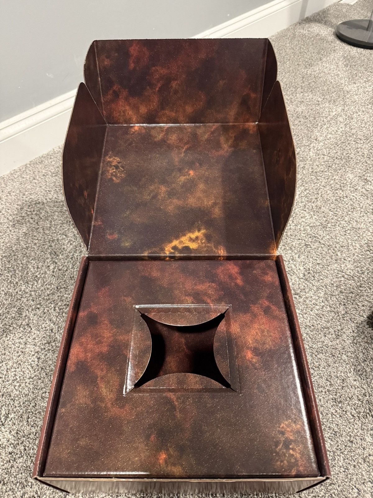 Travis Scott Travis Scott Brown Utopia A2 box set size L Size US L / EU 52-54 / 3 - 5 Thumbnail