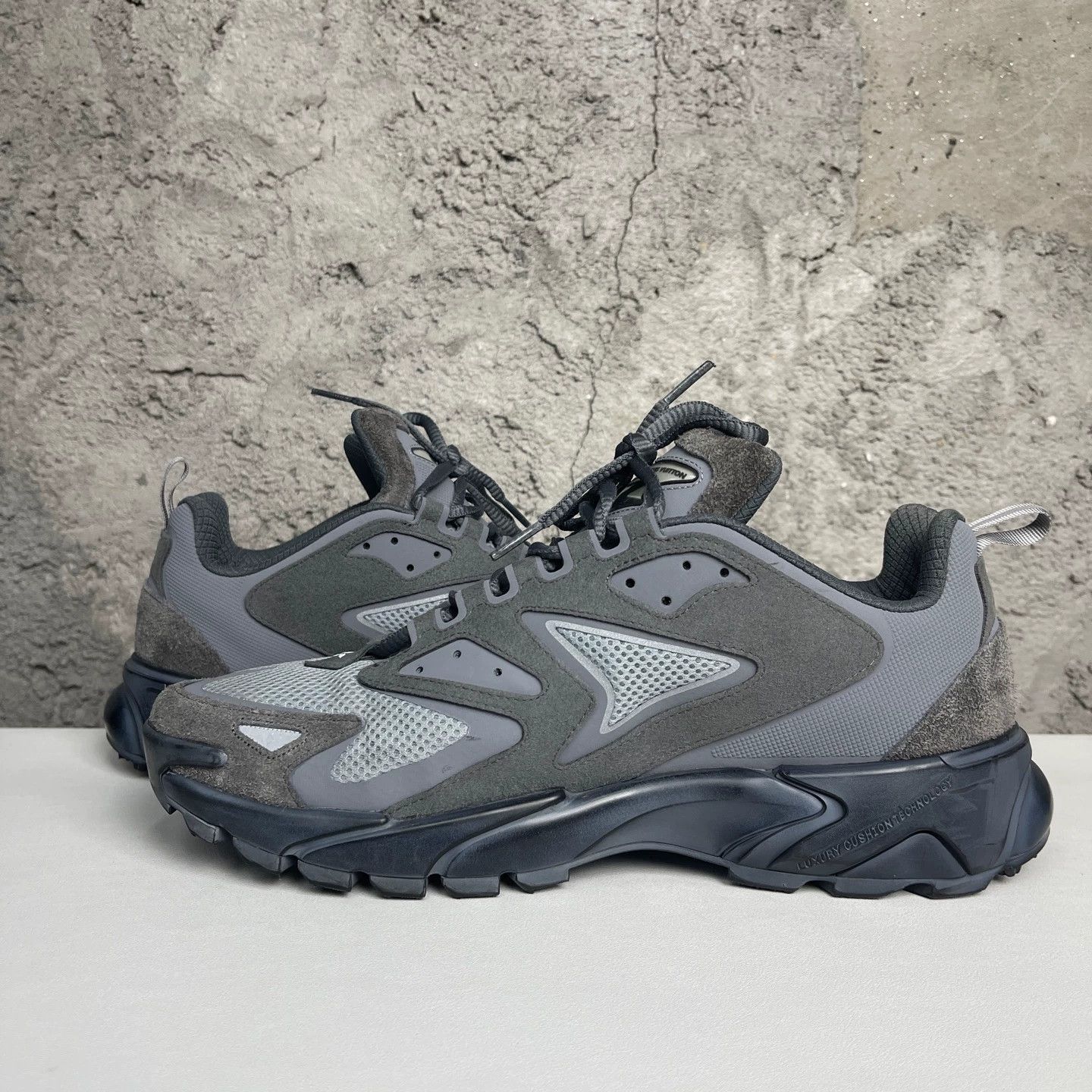 Louis Vuitton LV Runner Tatic Sneakers 9.5 99 new Size US 9.5 / EU 42-43 - 6 Thumbnail