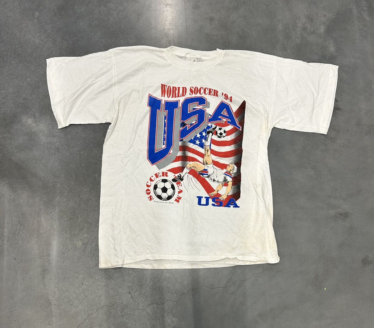 Vintage Vintage 1994 world soccer tee Size US XL / EU 56 / 4 - 1 Thumbnail
