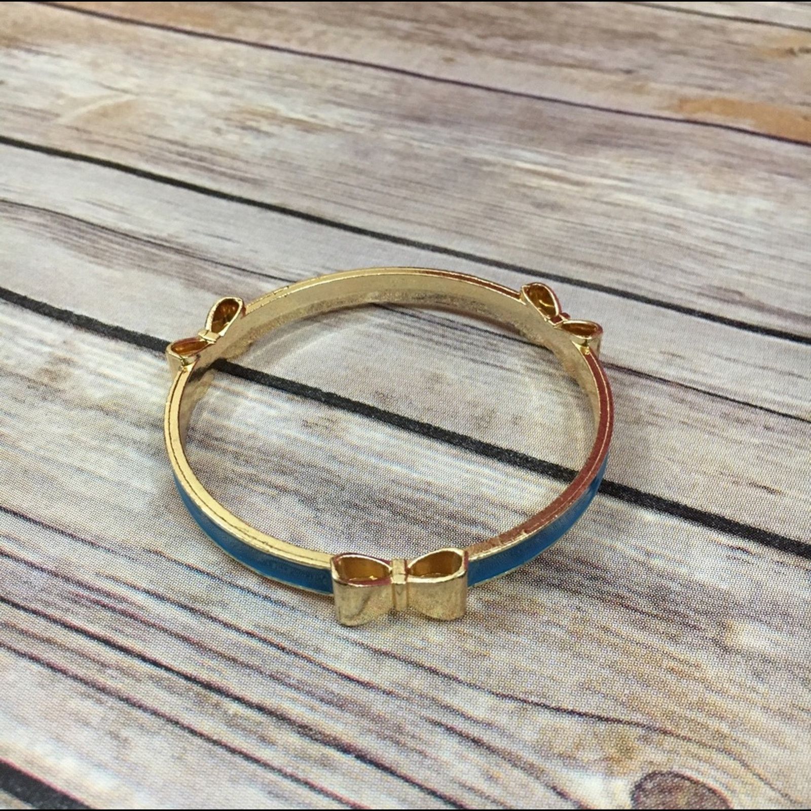 Other Occasionally Made Enamel Goldtone Teal Bow Bracelet Bangle Size ONE SIZE - 2 Thumbnail