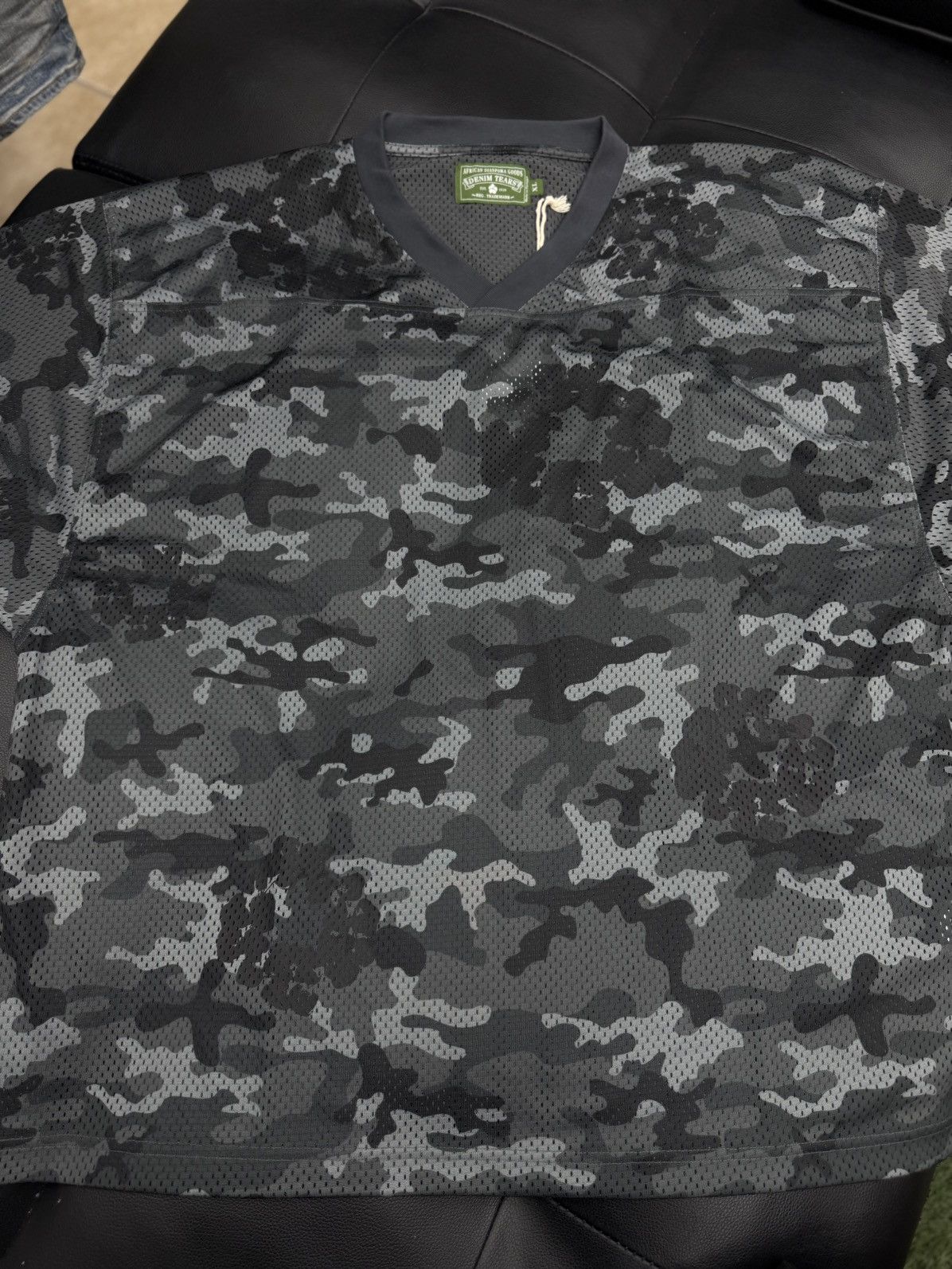 DENIM TEARS Denim Tears Black Camo Cotton Wreath Jersey Size XL (NEW) Size US XL / EU 56 / 4 - 5 Thumbnail
