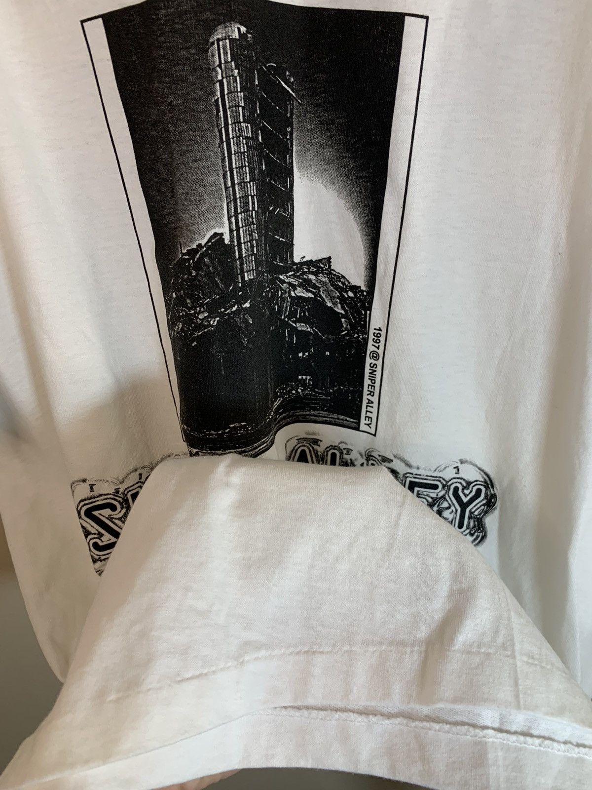 Vintage *RARE* Vintage 1997 Sniper Alley Sarajevo Bosnian War Shirt Size US XL / EU 56 / 4 - 5 Thumbnail