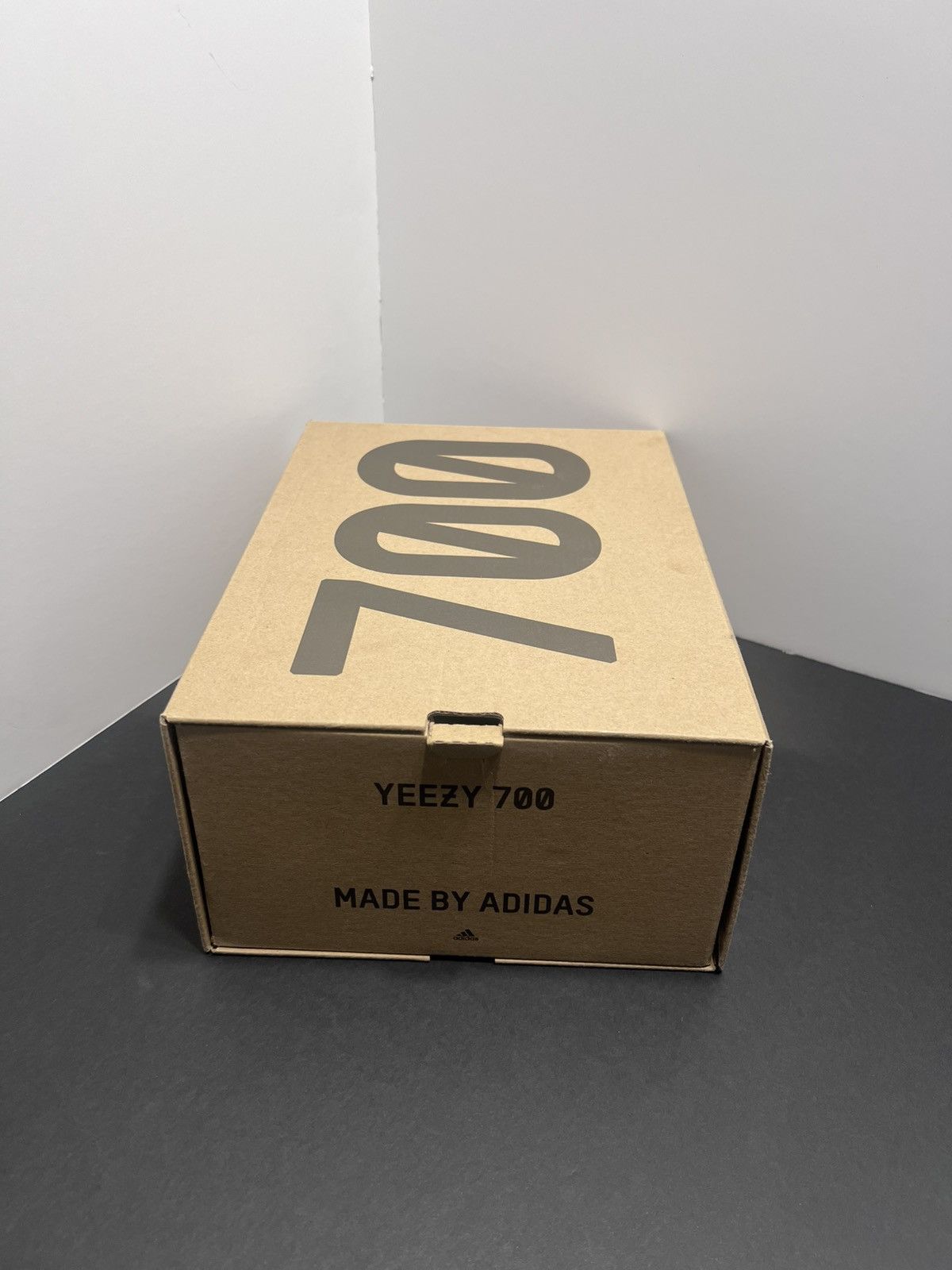 Yeezy YEEZY 700 V3 ‘Faded Salt’ Size US 8 / EU 41 - 6 Thumbnail