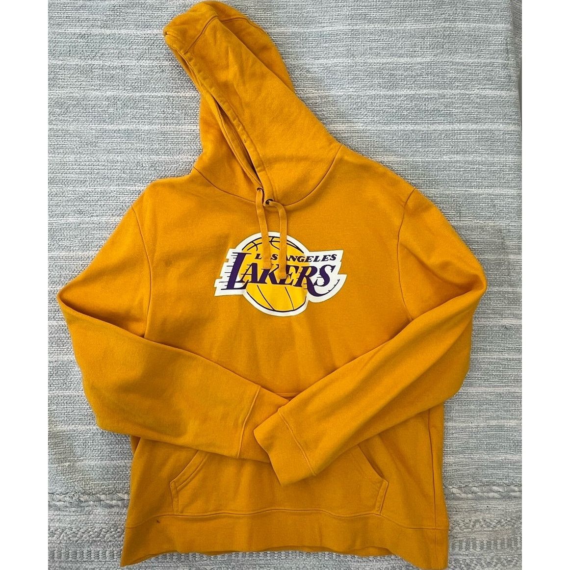 NBA NBA Los Angeles Lakers Pullover Sweatshirt Hoodie Men's Size US L / EU 52-54 / 3 - 1 Thumbnail