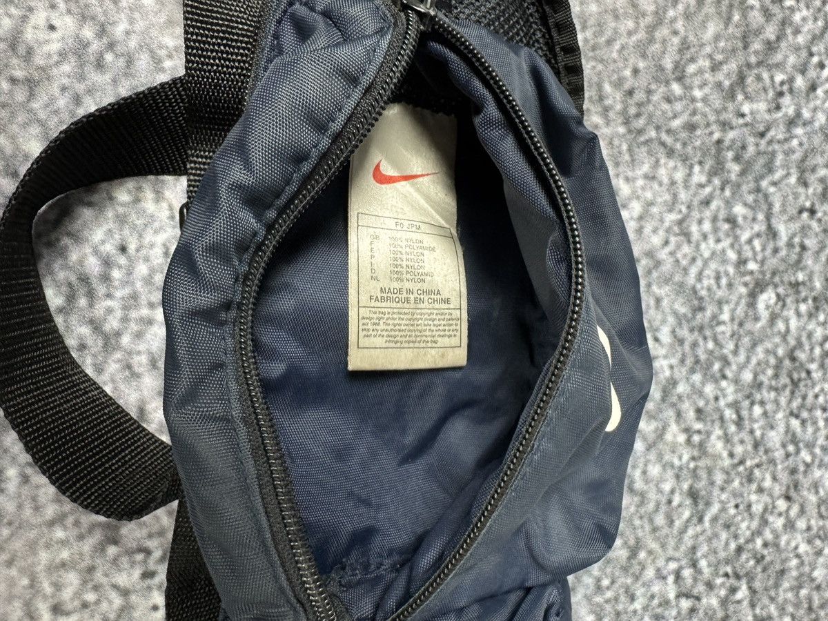 Nike Nike Vintage 90s Waist Bag Swoosh Logo Fanny Pack Belt Bag Size ONE SIZE - 10 Thumbnail