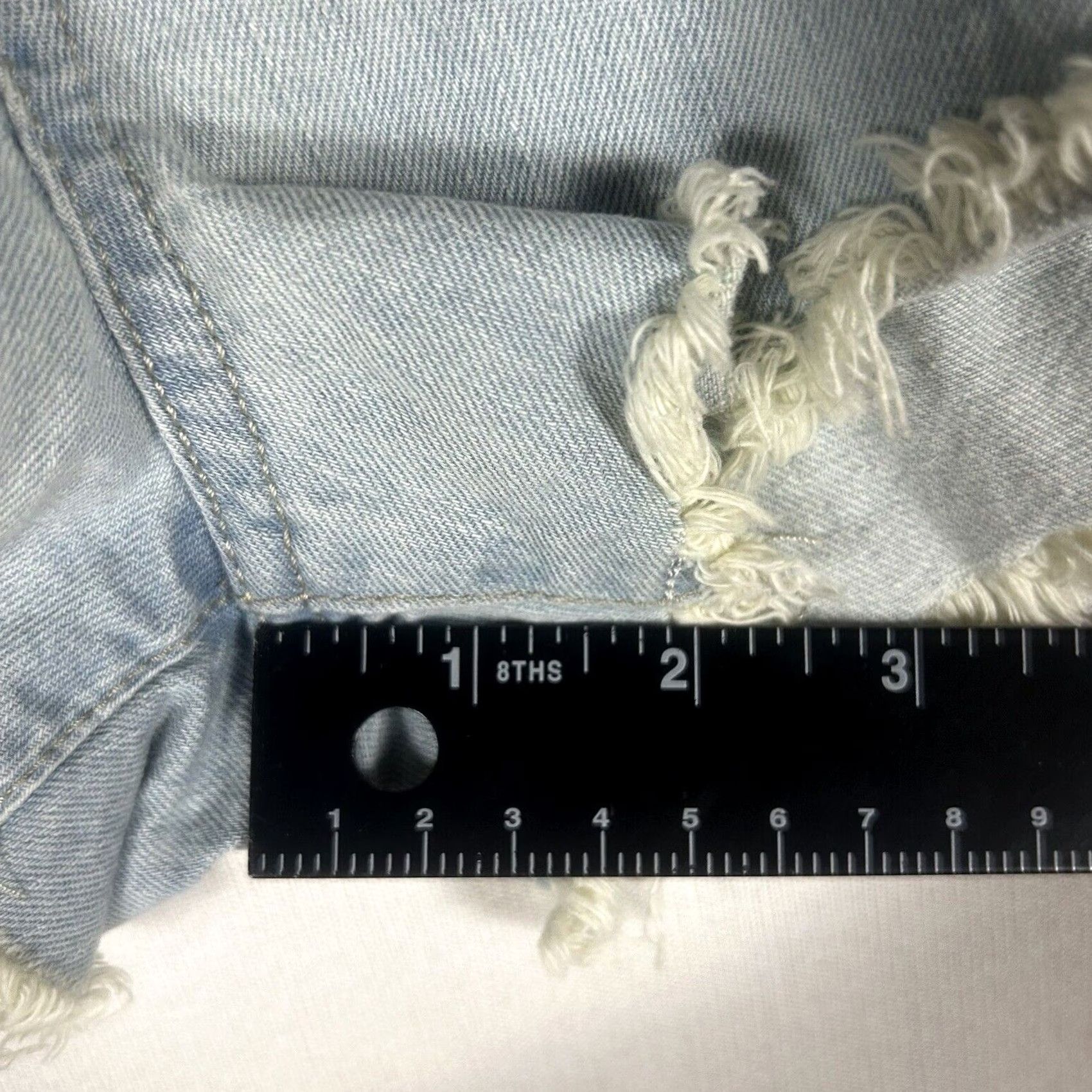 Vans Vans Denim Jean Shorts Stretch Check Light Womens Size 3 Boyfriend Blue 2.0 in Inseam Cuffed 5-Pocket Denim Cotton Blend Vintage No Womens Size 26" / US 2 / IT 38 - 6 Thumbnail