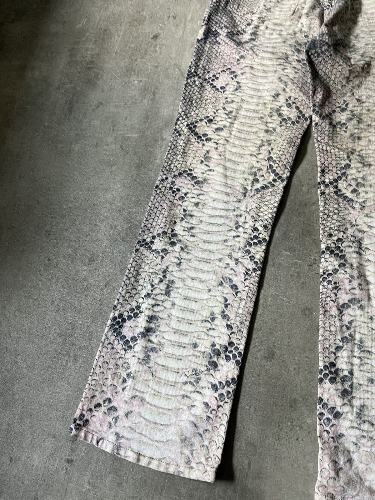 Roberto Cavalli Roberto Cavalli A/W 2002 Python effect pants very rare Size US 30 / EU 46 - 11 Thumbnail