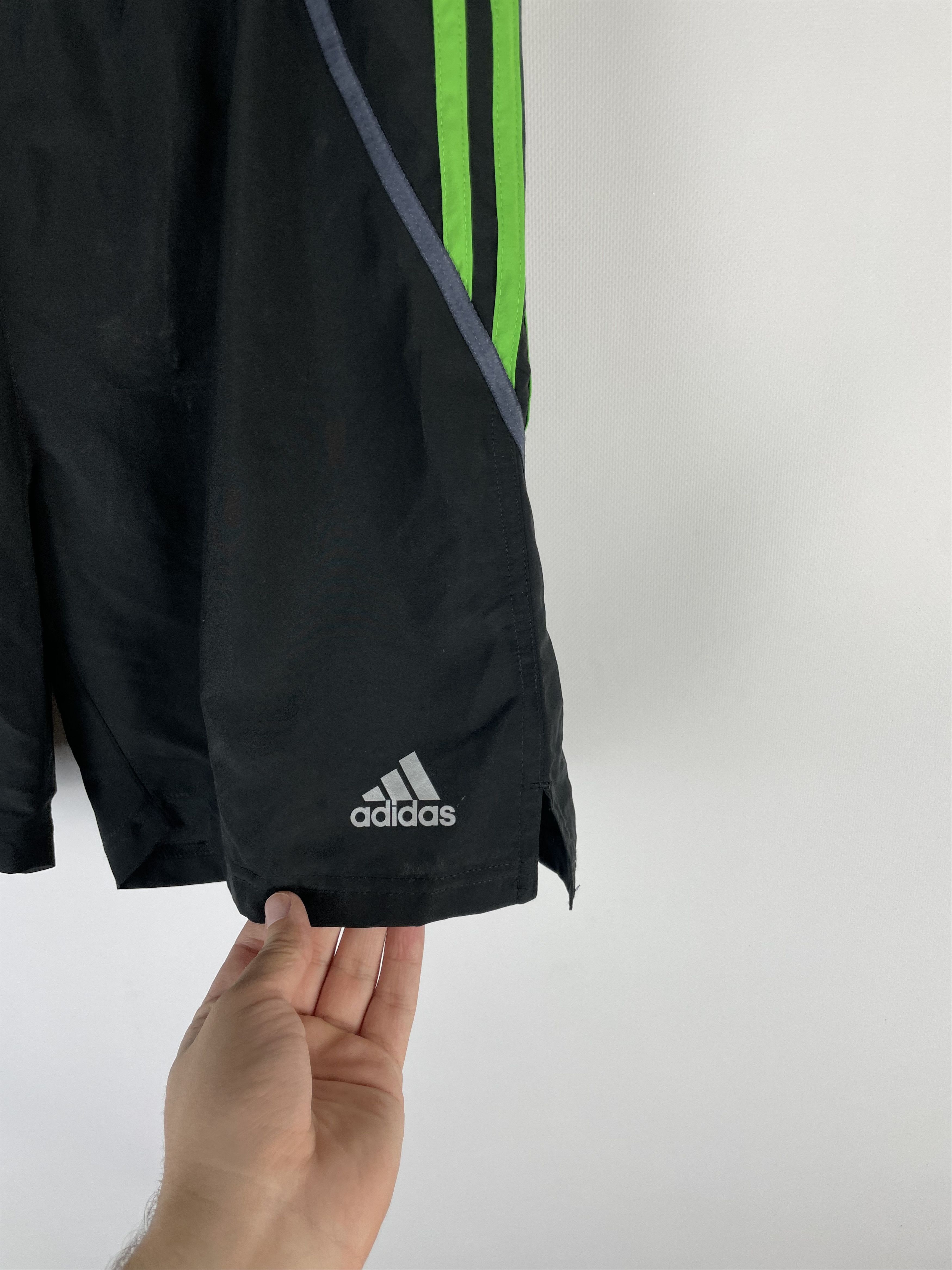 Adidas Vintage Adidas Shorts Y2k Size US 30 / EU 46 - 4 Thumbnail