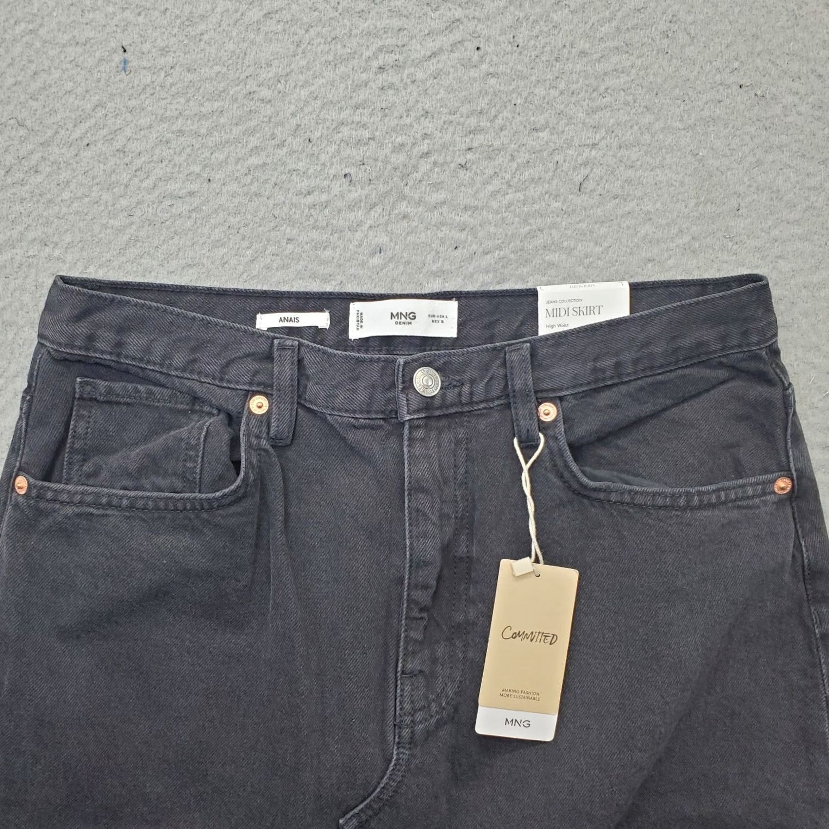 Vintage MNG Womens Skirt L Midi Black Denim Vented Front Raw Hem High Waist Pockets Zipper Button A-Line Basics Size 36" / US 14 / IT 50 - 6 Thumbnail