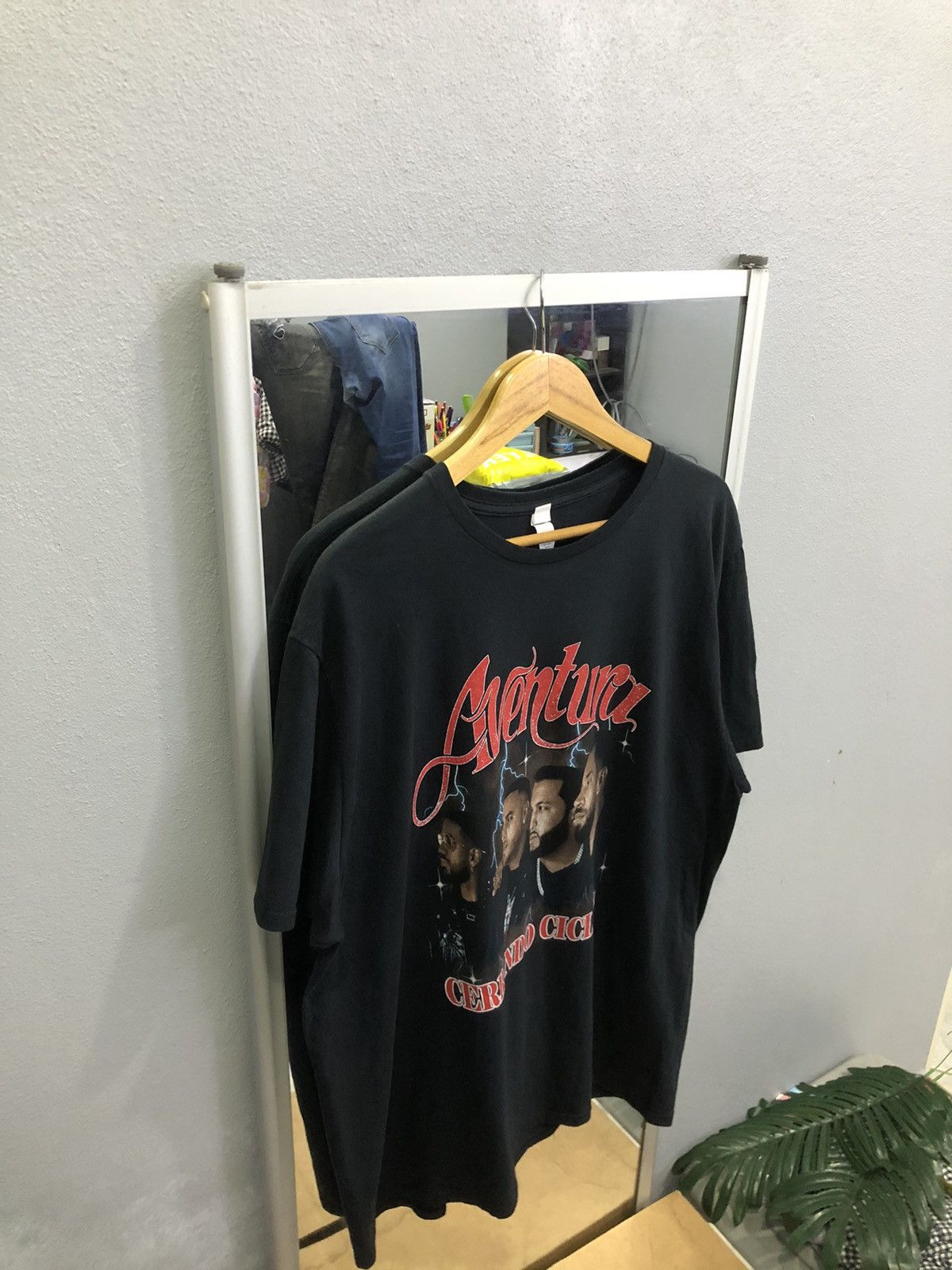 Band Tees 🔥 Aventura “Cerrando Ciclos” 2024 Tour Tee Size US XL / EU 56 / 4 - 3 Thumbnail