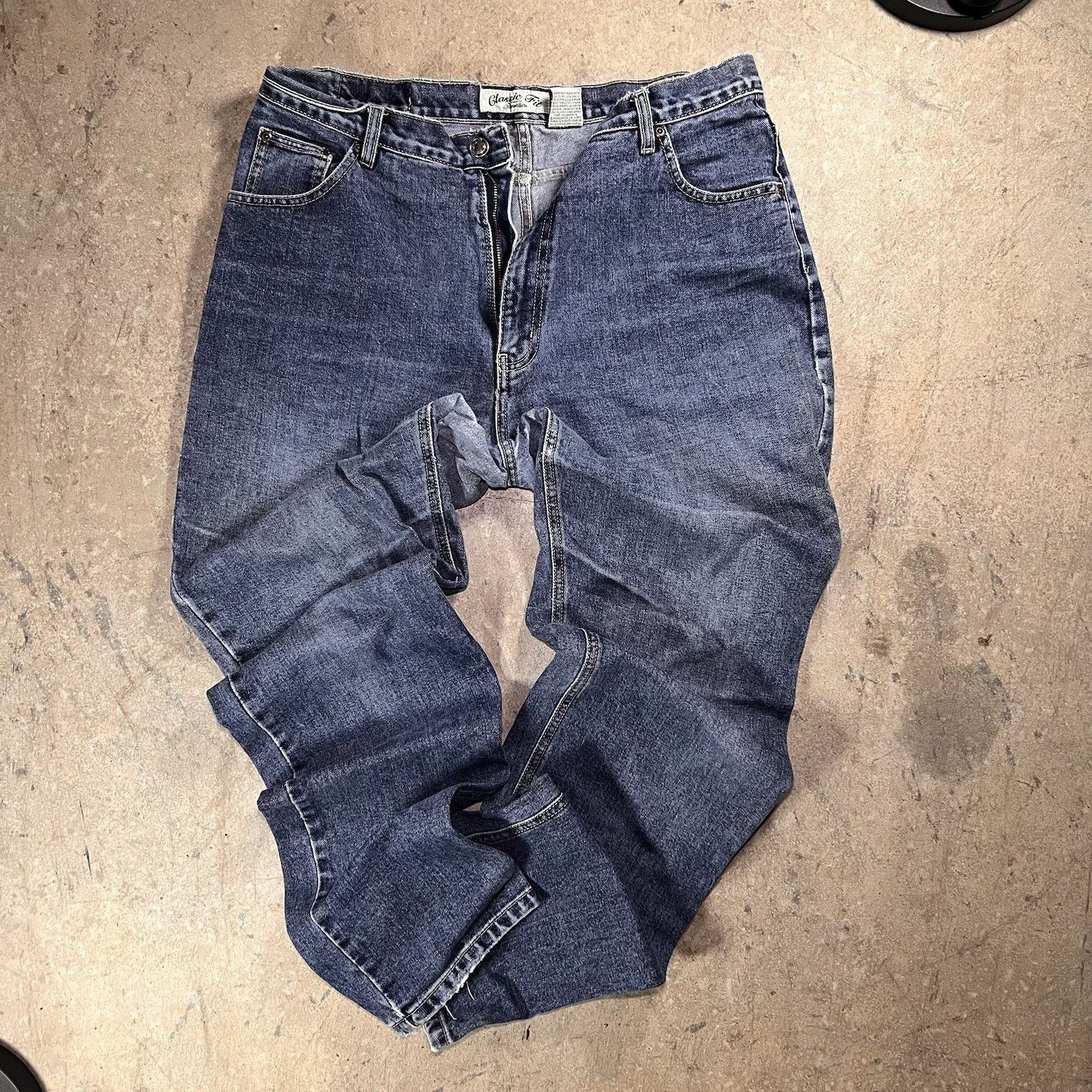 St. Johns Bay St. John's Bay Classic Fit Women's size 16T Jeans Vintage Size 38" / US 16 / IT 52 - 1 Thumbnail
