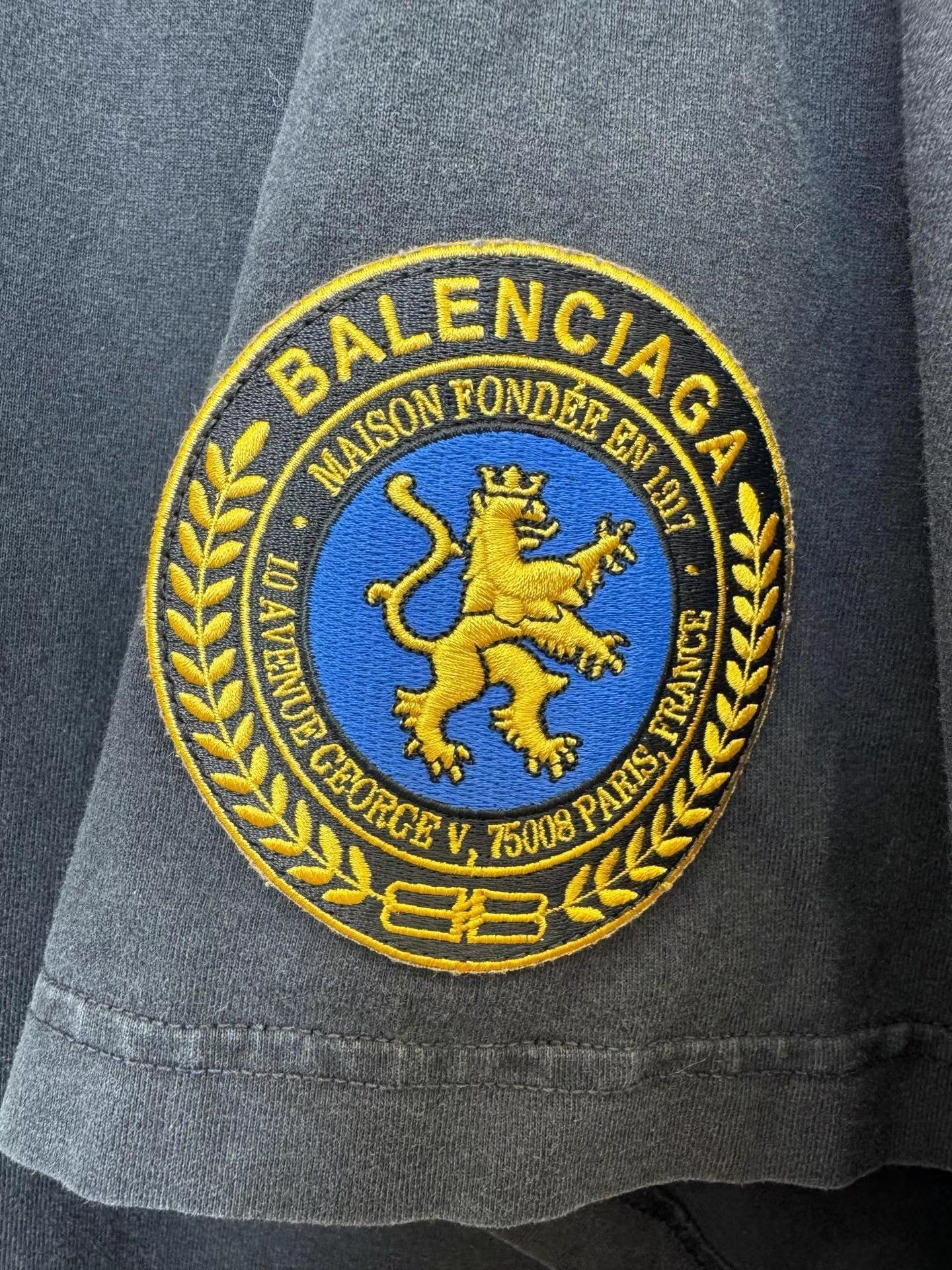 Balenciaga Balenciaga Washed Vintage Logo Short Sleeve T-shirt K36 Size US L / EU 52-54 / 3 - 5 Thumbnail