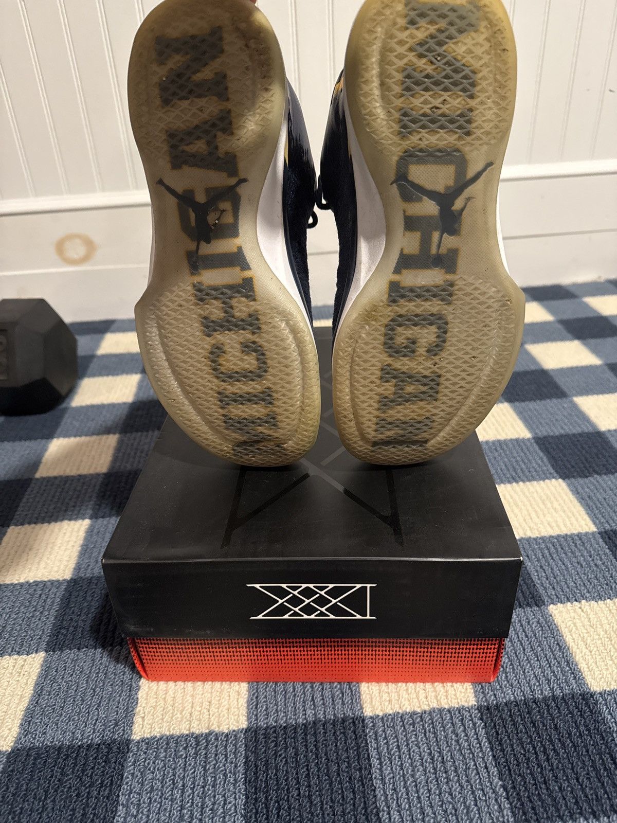 Jordan Brand JORDAN XXXI LOW ‘MICHIGAN’ Size US 10 / EU 43 - 4 Thumbnail