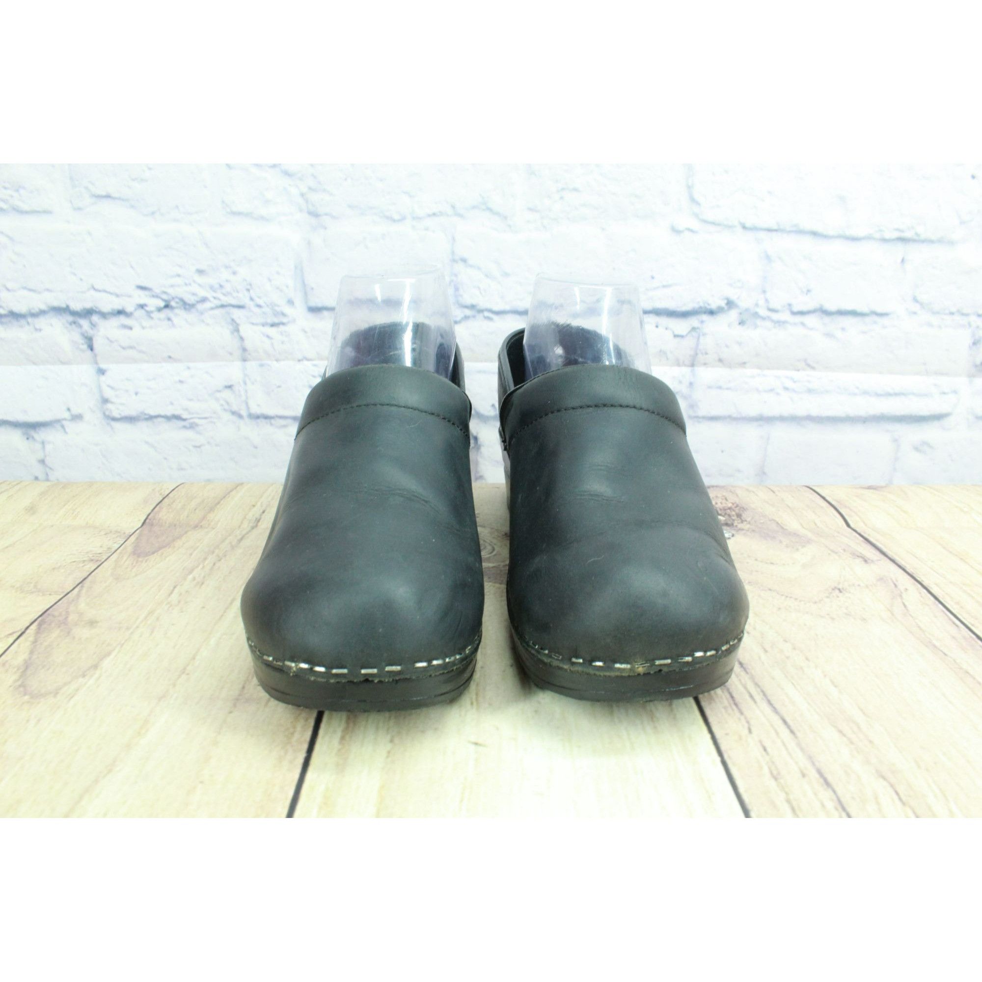 Dansko Dansko Women's Black Matte Stapled Comfort Nursing Clogs Size US 9 / IT 39 - 5 Thumbnail