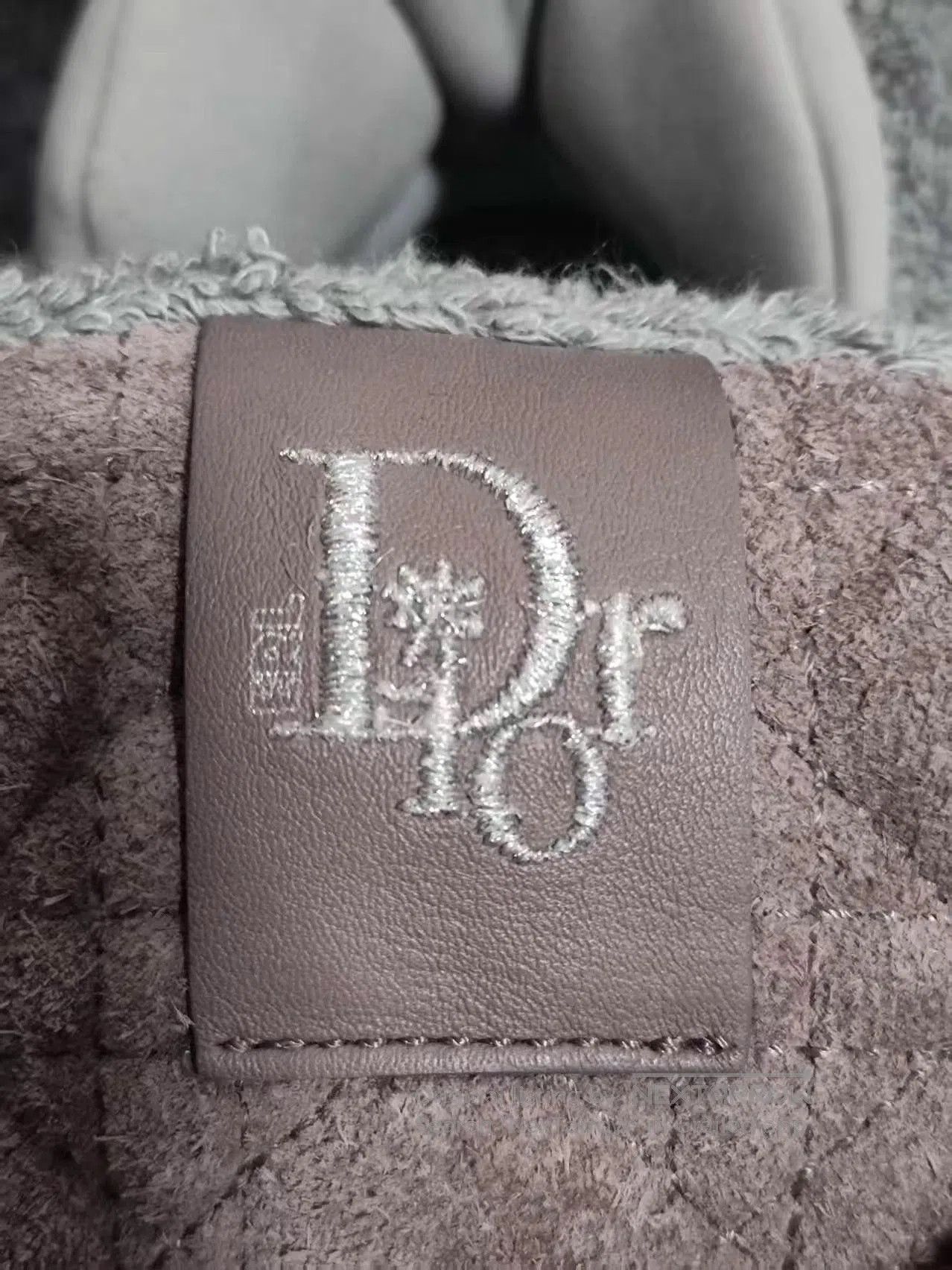 Dior Pink High-Top Sneakers Size 11. Size US 11 / EU 44 - 2 Thumbnail