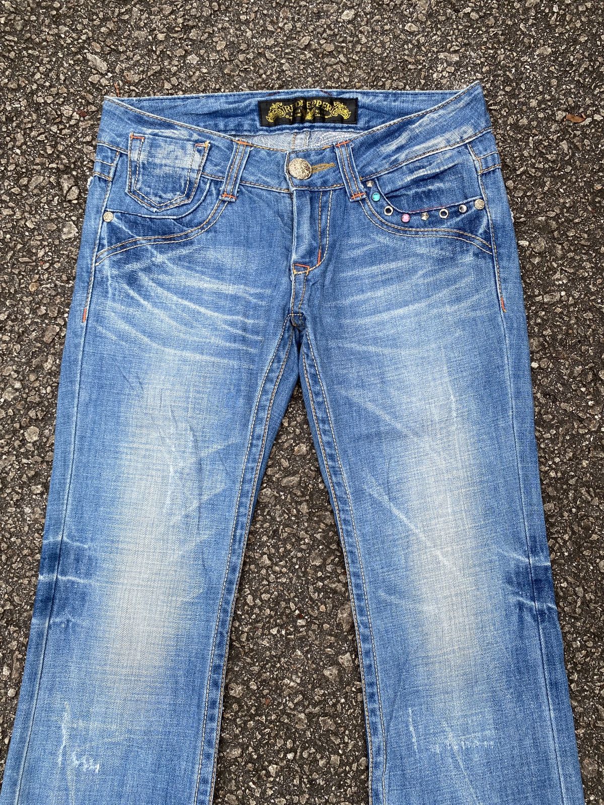 Japanese Brand Red Pepper Low Rise Faded Blue Back Logo Flare Jeans Size US 30 / EU 46 - 3 Thumbnail