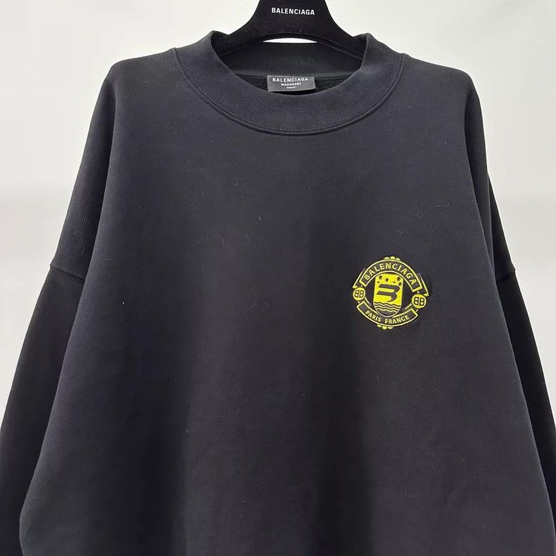 Balenciaga Balenciaga FW21 Sporty B Manchester United embroidered logo Size US M / EU 48-50 / 2 - 3 Thumbnail