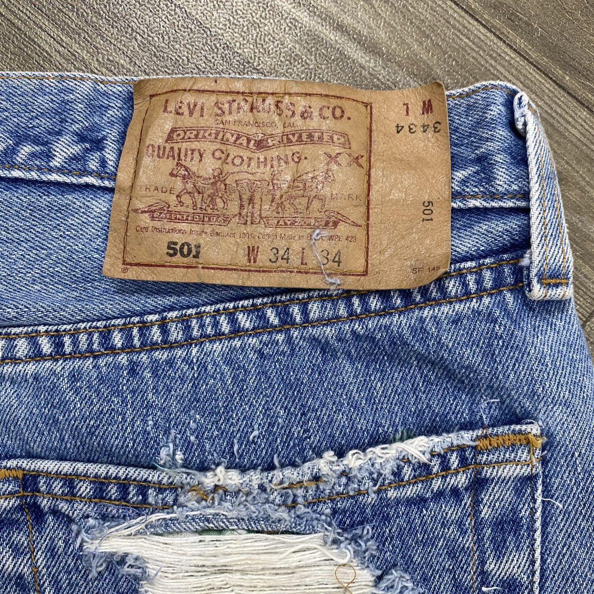 Levi's Vintage Clothing 1990s Vintage Levis 501 USA Sample Distressed Faded Jeans Size US 33 - 17 Thumbnail