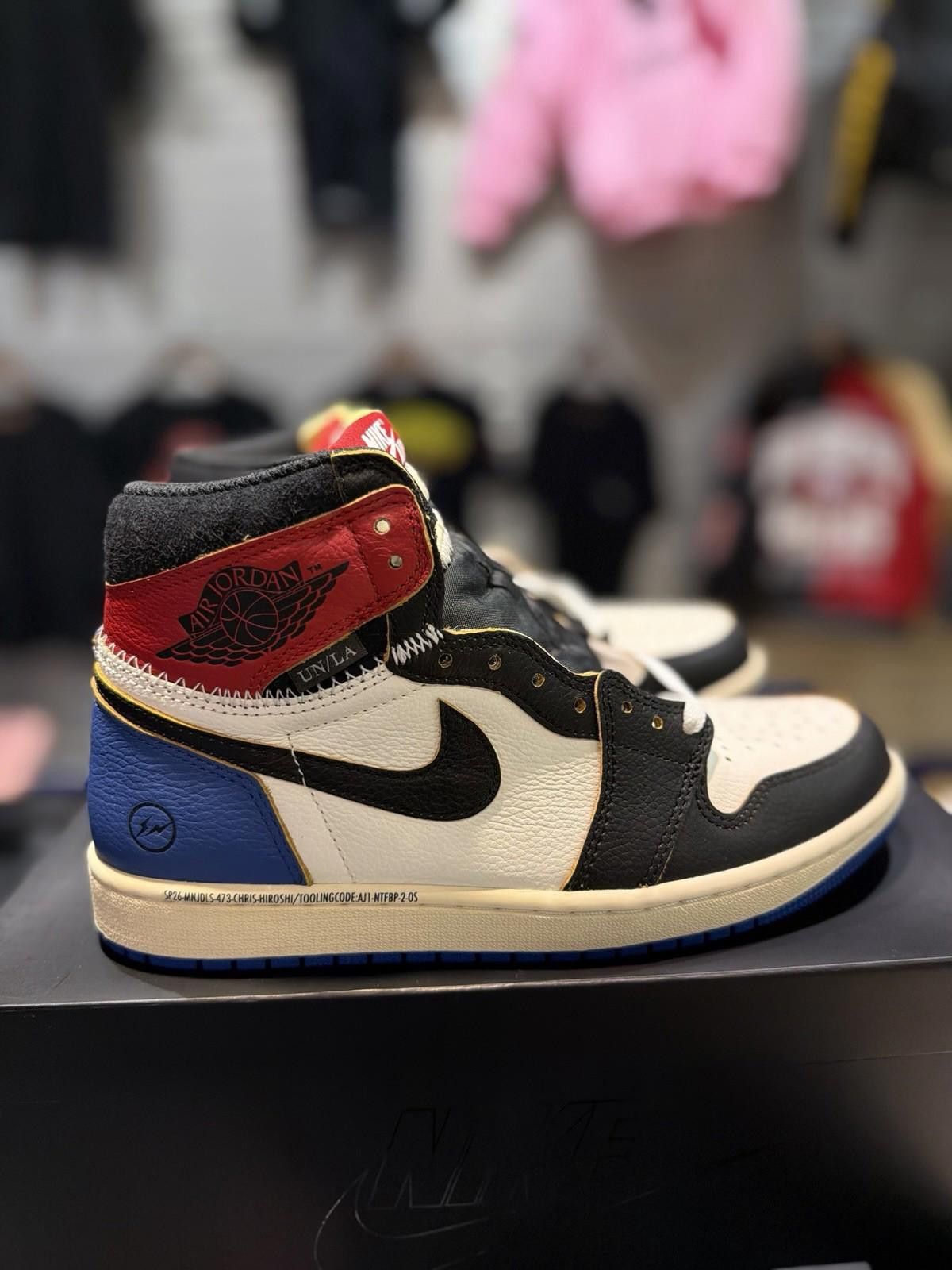 Jordan Brand Air Jordan 1 x Union x Fragment Black and Varsity Red (8.5) Size US 8.5 / EU 41-42 - 3 Thumbnail