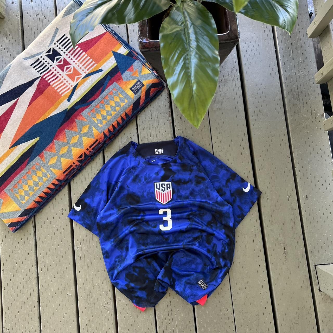 Nike Nike TEAM USA 2022/2023 Soccer Jersey Size L Size US L / EU 52-54 / 3 - 4 Thumbnail